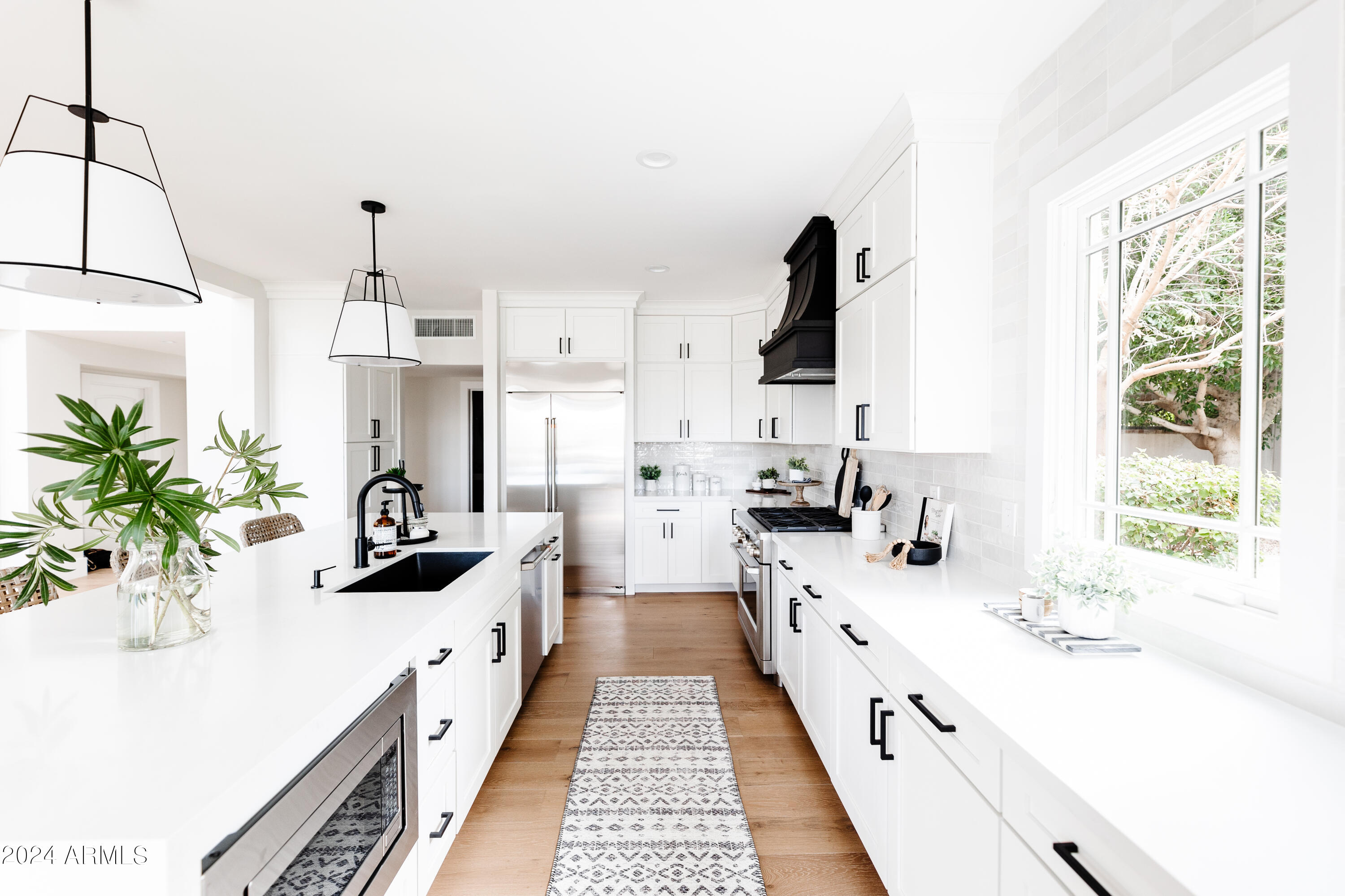 3330 S HORIZON Place