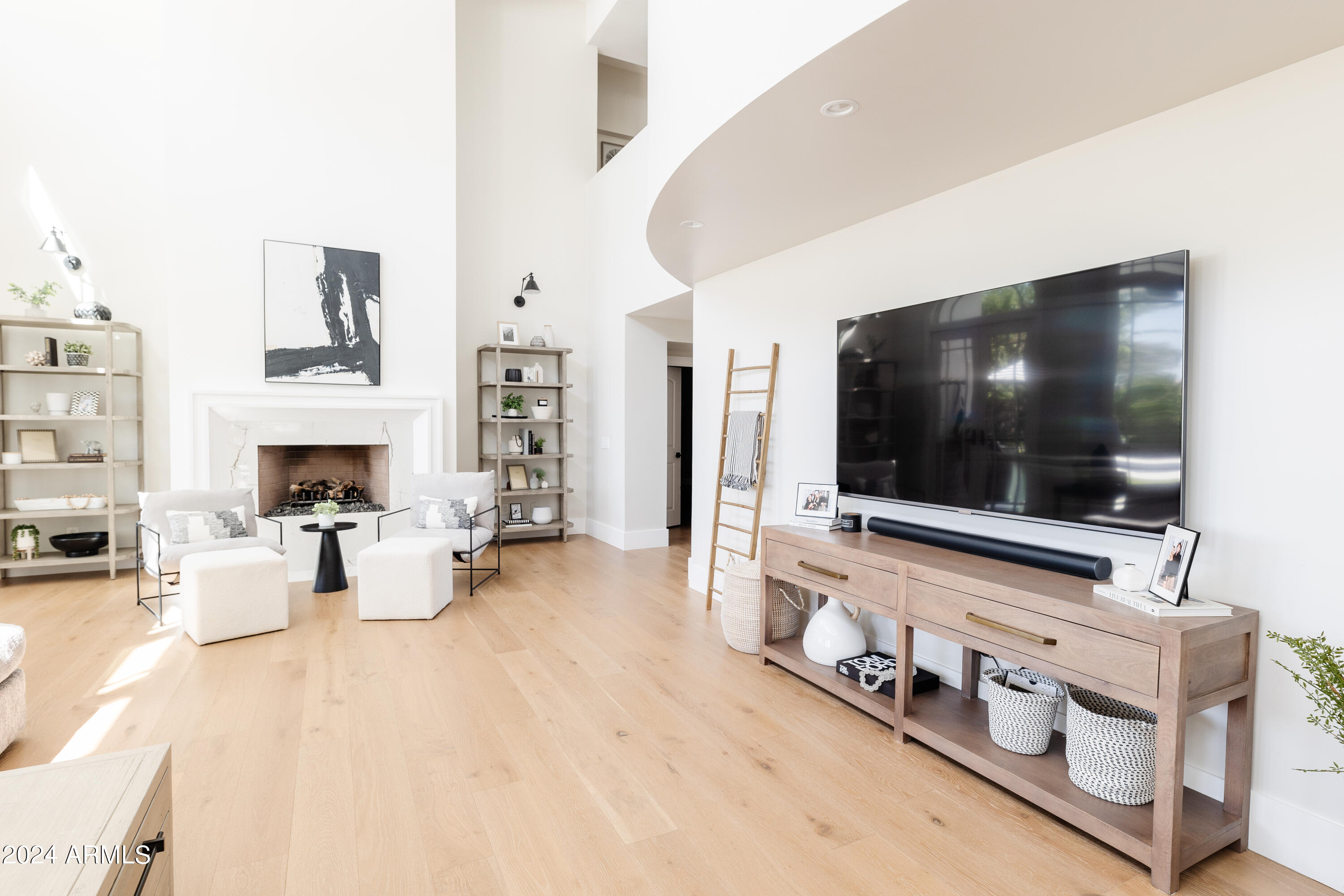 3330 S HORIZON Place