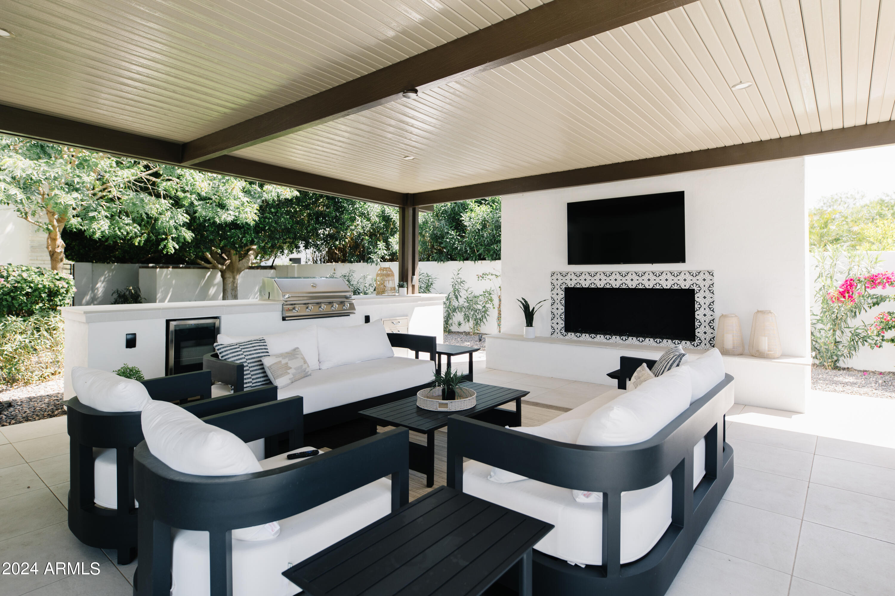 3330 S HORIZON Place