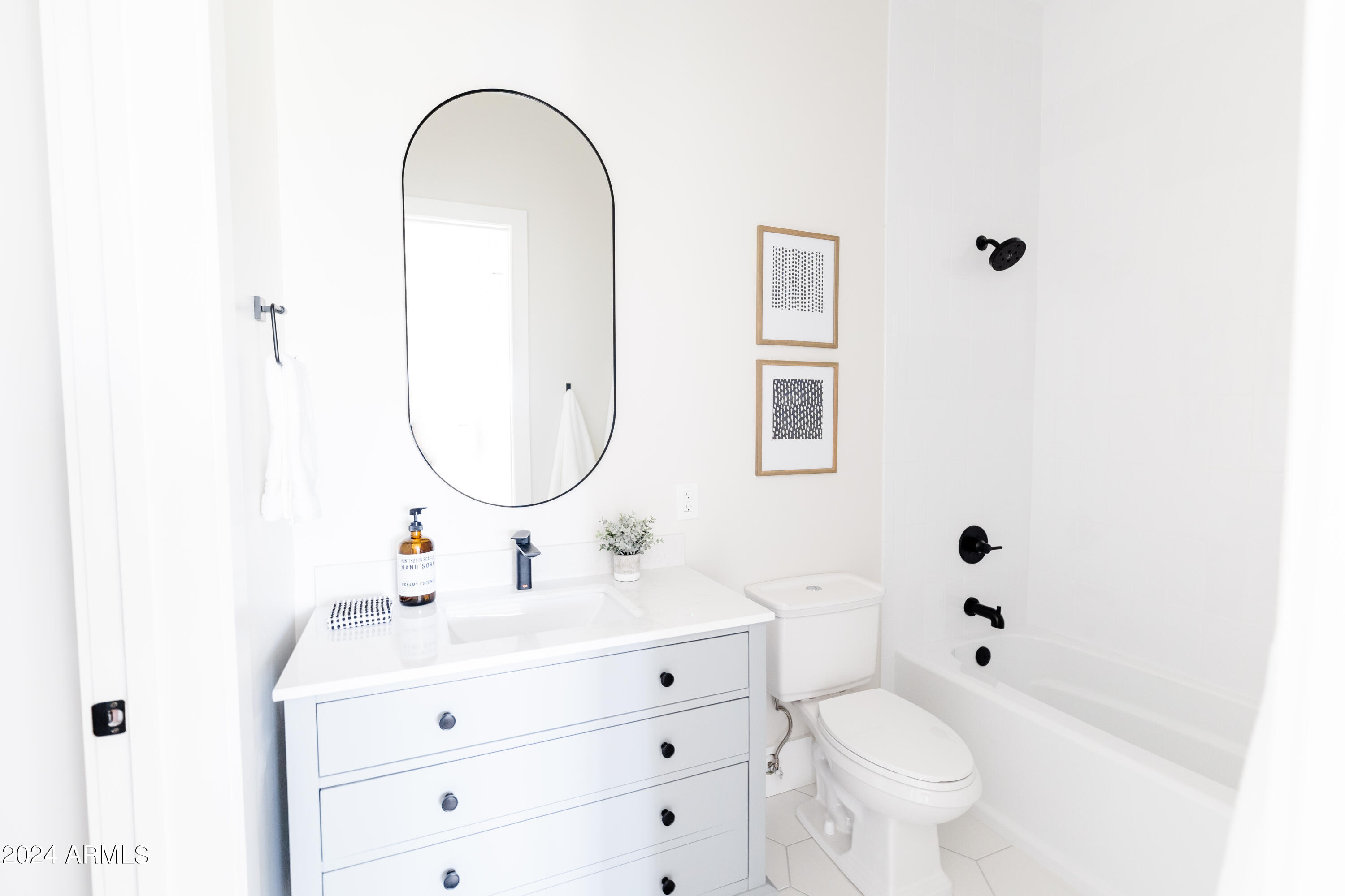 3330 S HORIZON Place