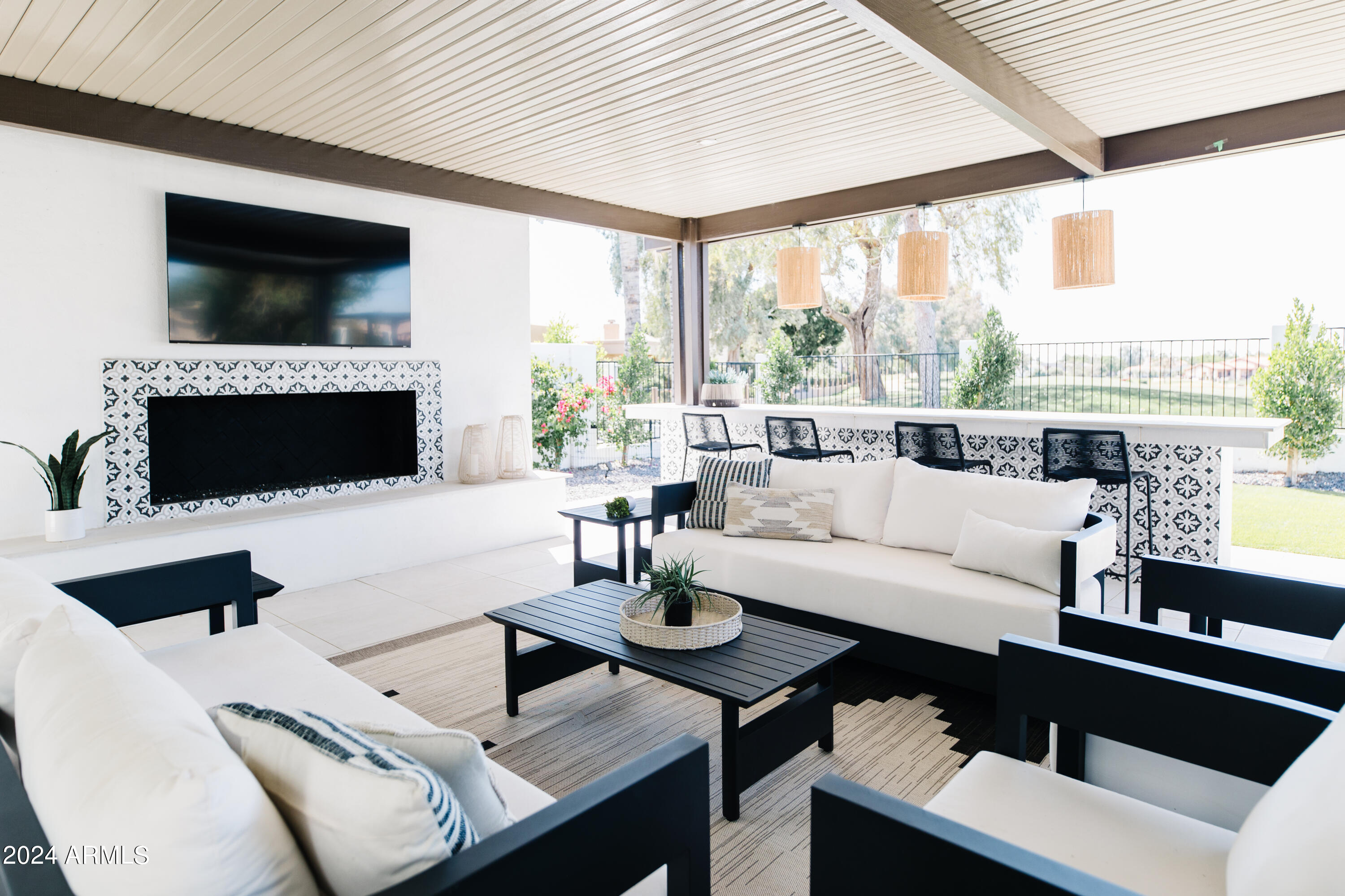 3330 S HORIZON Place