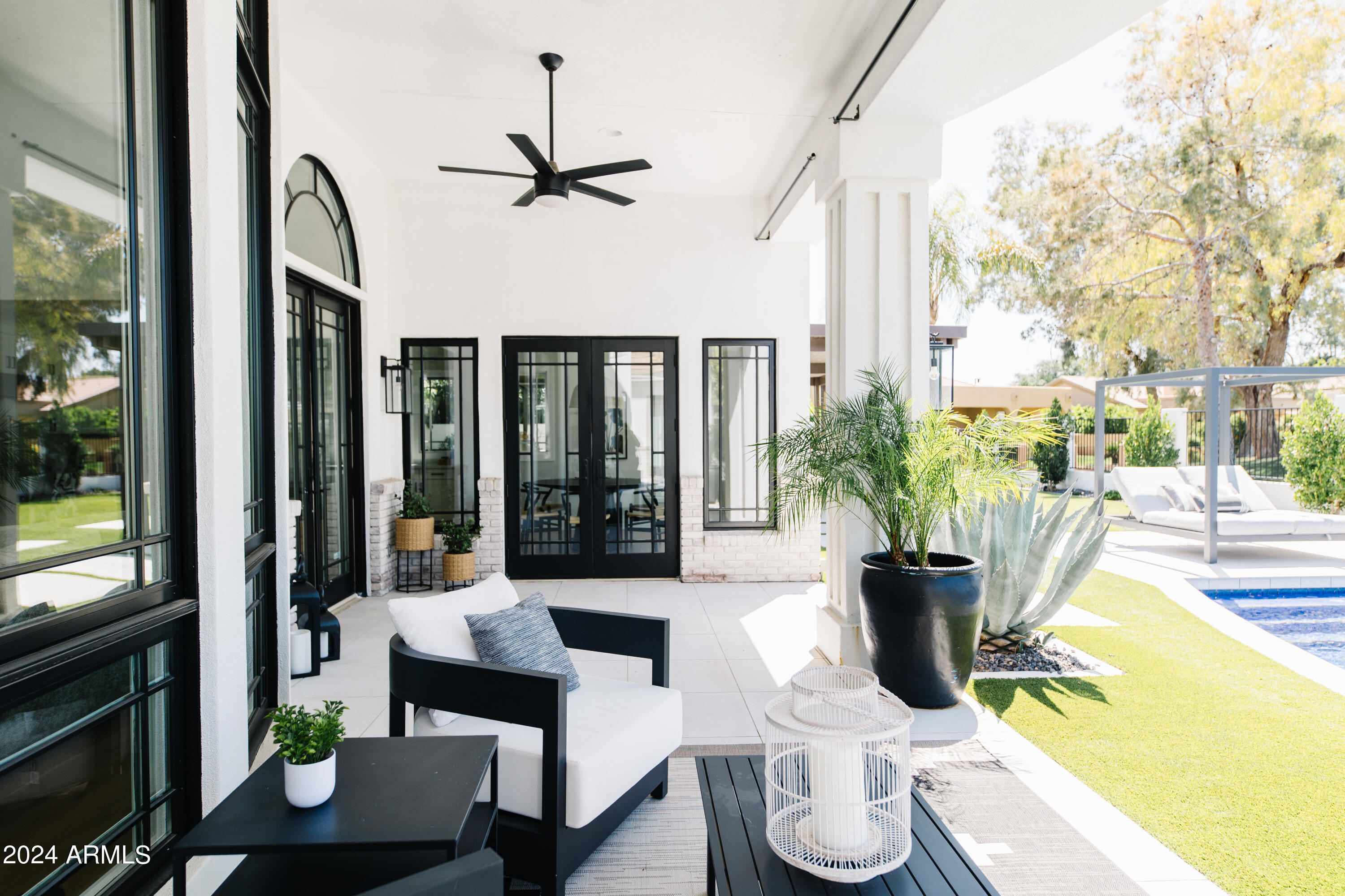 3330 S HORIZON Place