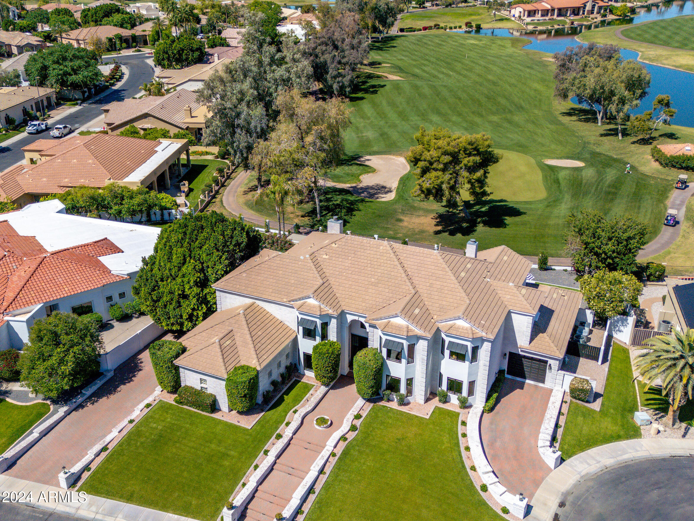 3330 S HORIZON Place