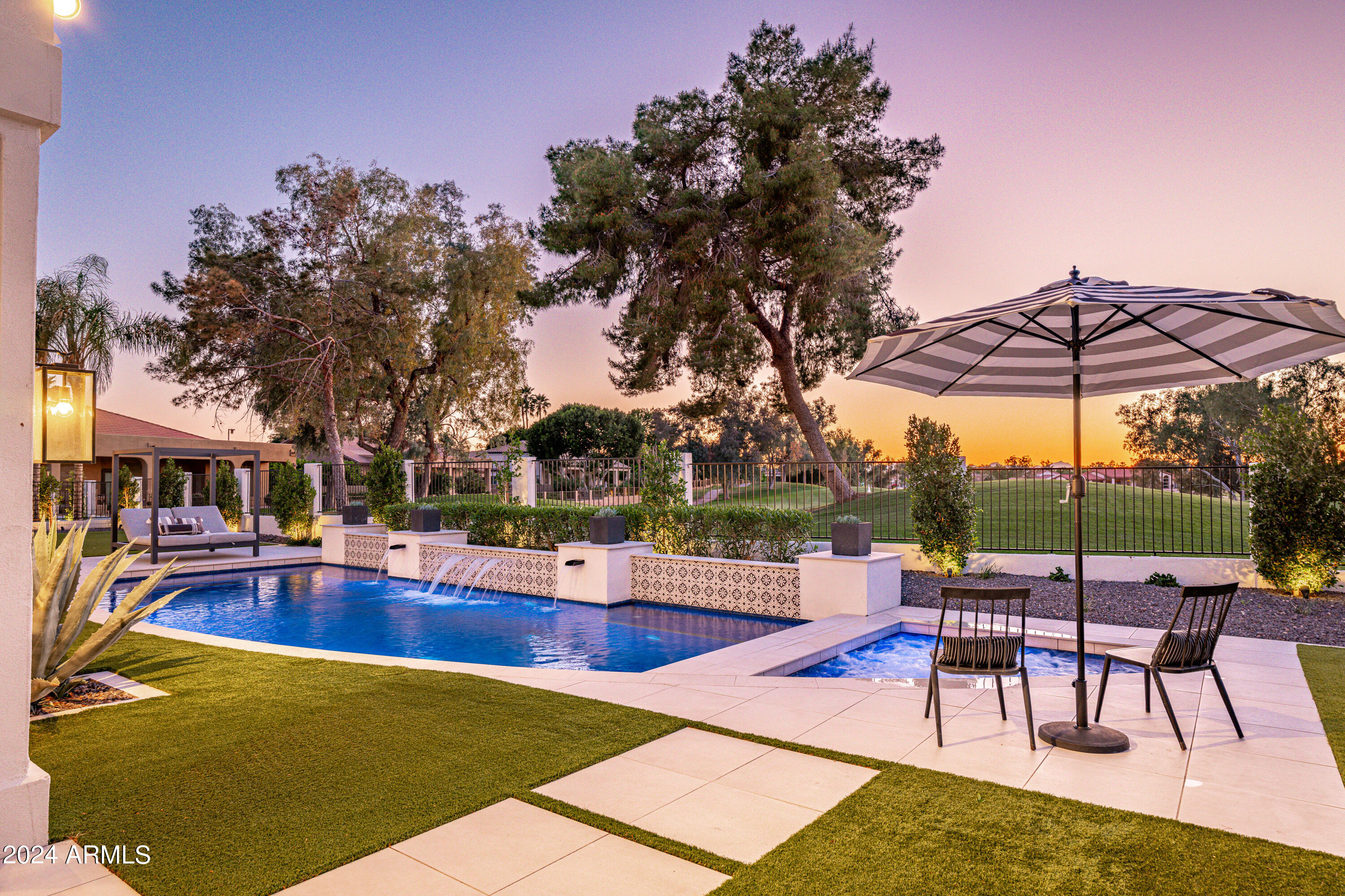 3330 S HORIZON Place