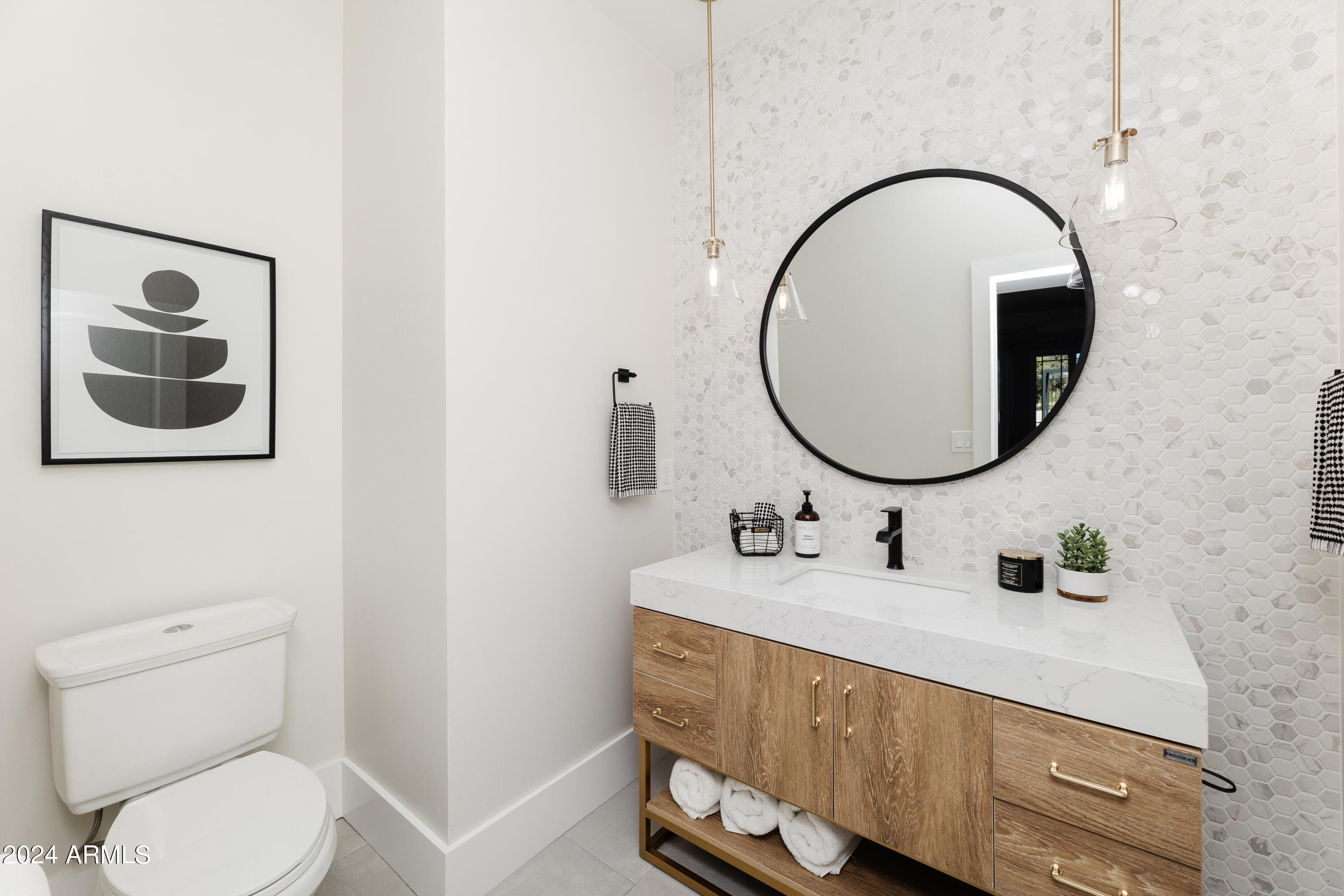 3330 S HORIZON Place