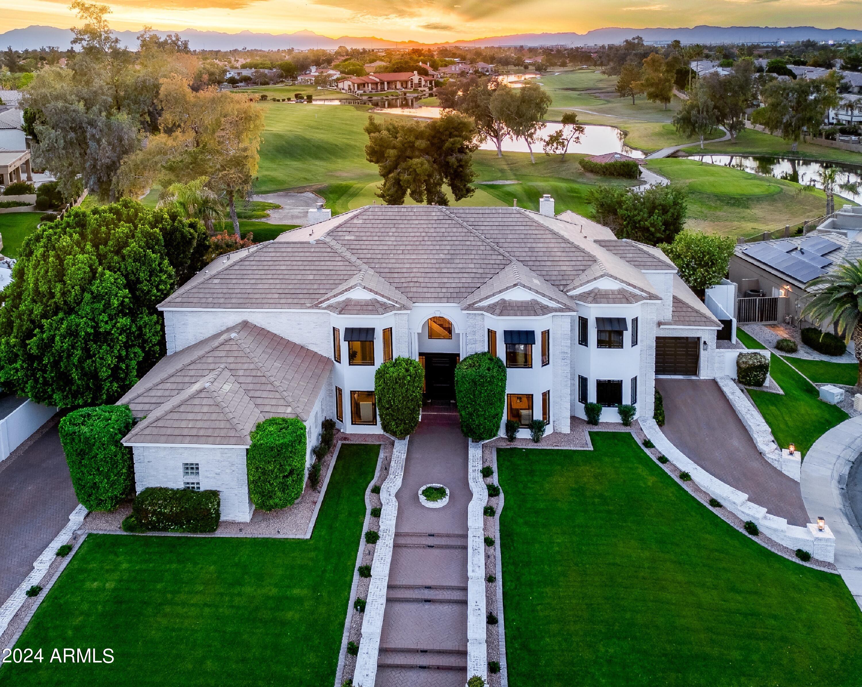 3330 S HORIZON Place