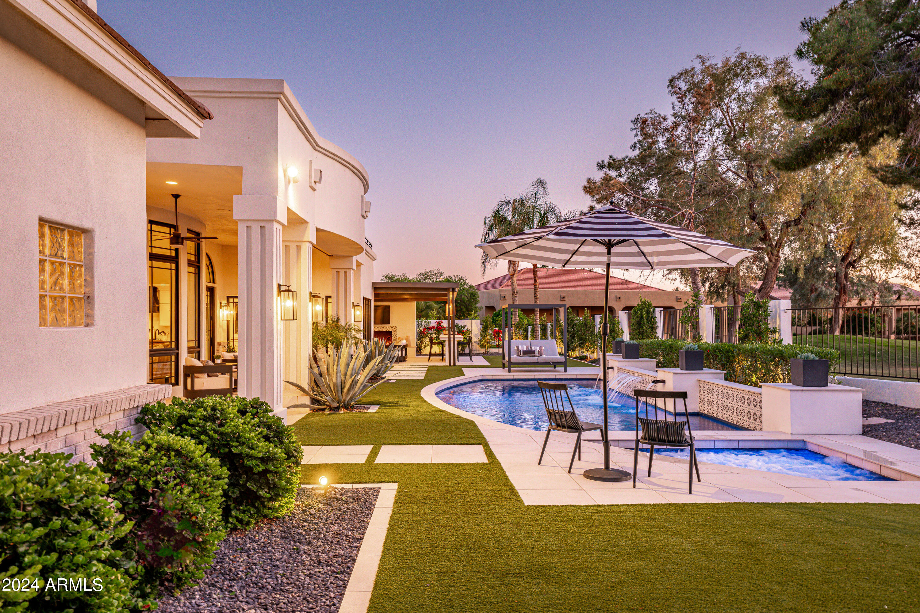 3330 S HORIZON Place