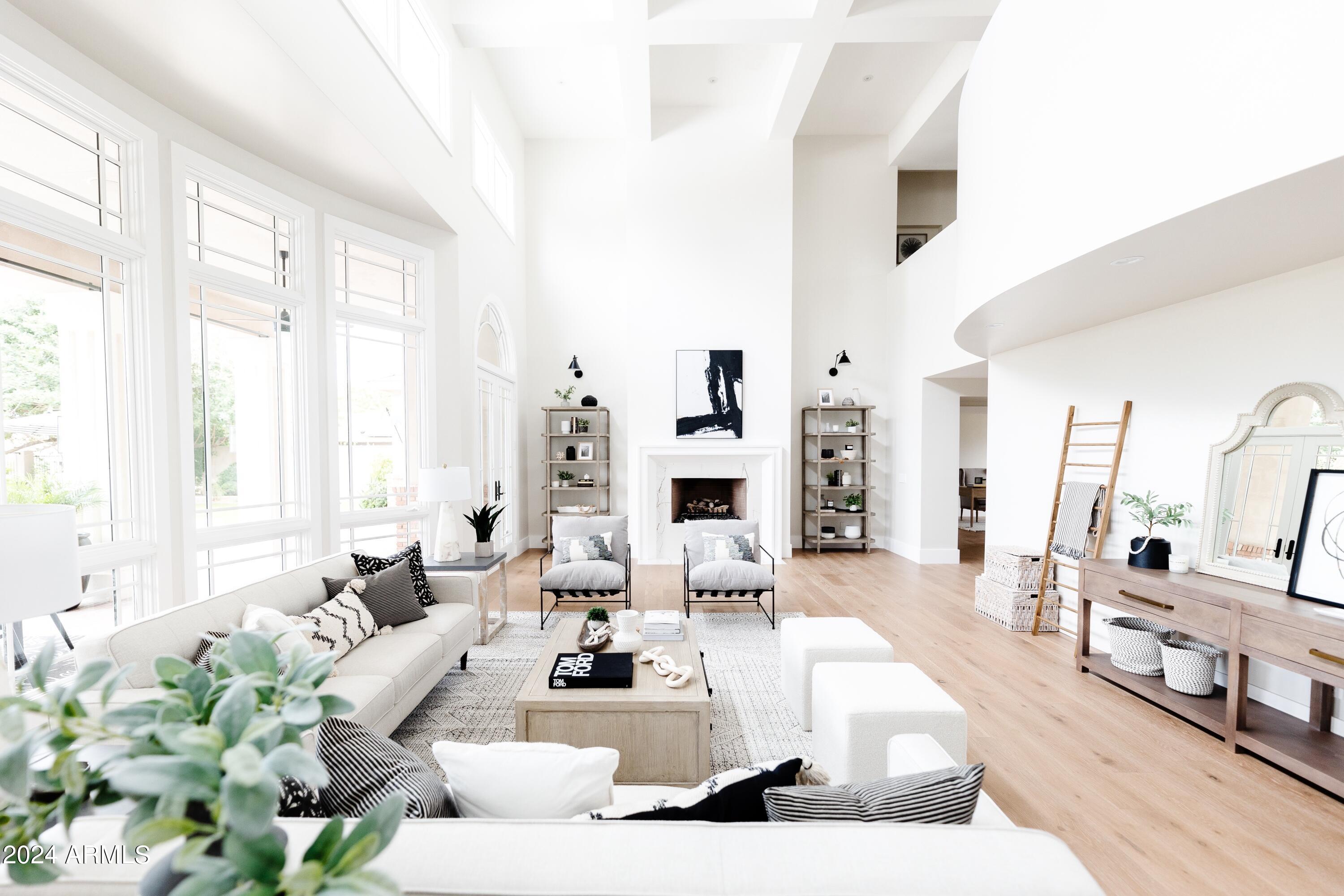 3330 S HORIZON Place