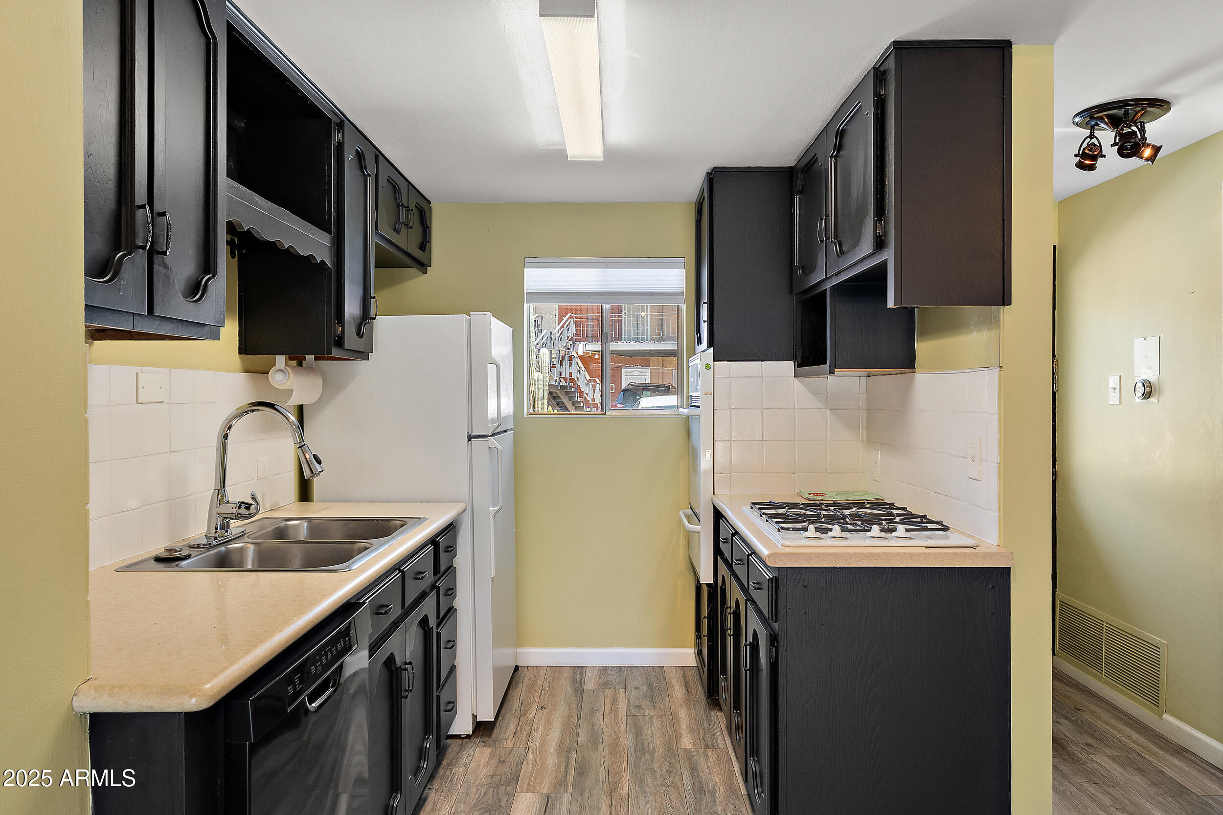 6125 E INDIAN SCHOOL Road, 102