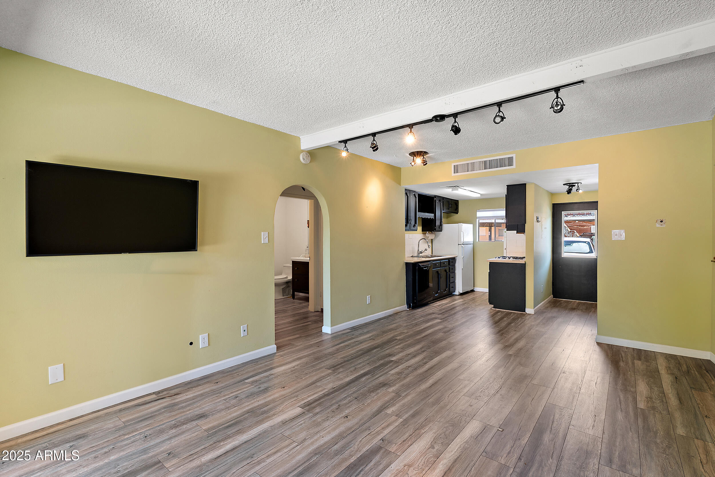 6125 E INDIAN SCHOOL Road, 102