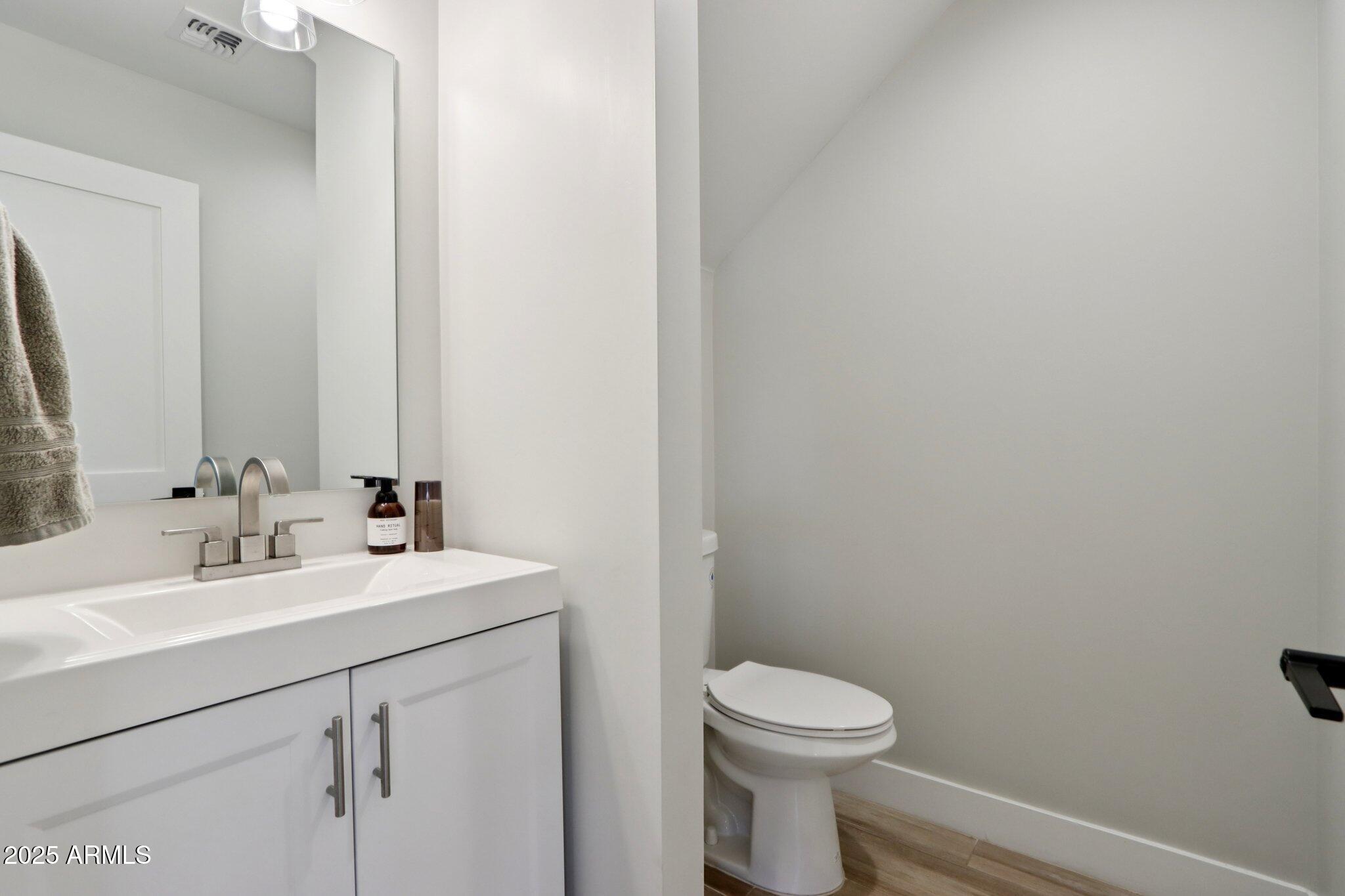 2604 N 27TH Street, 17