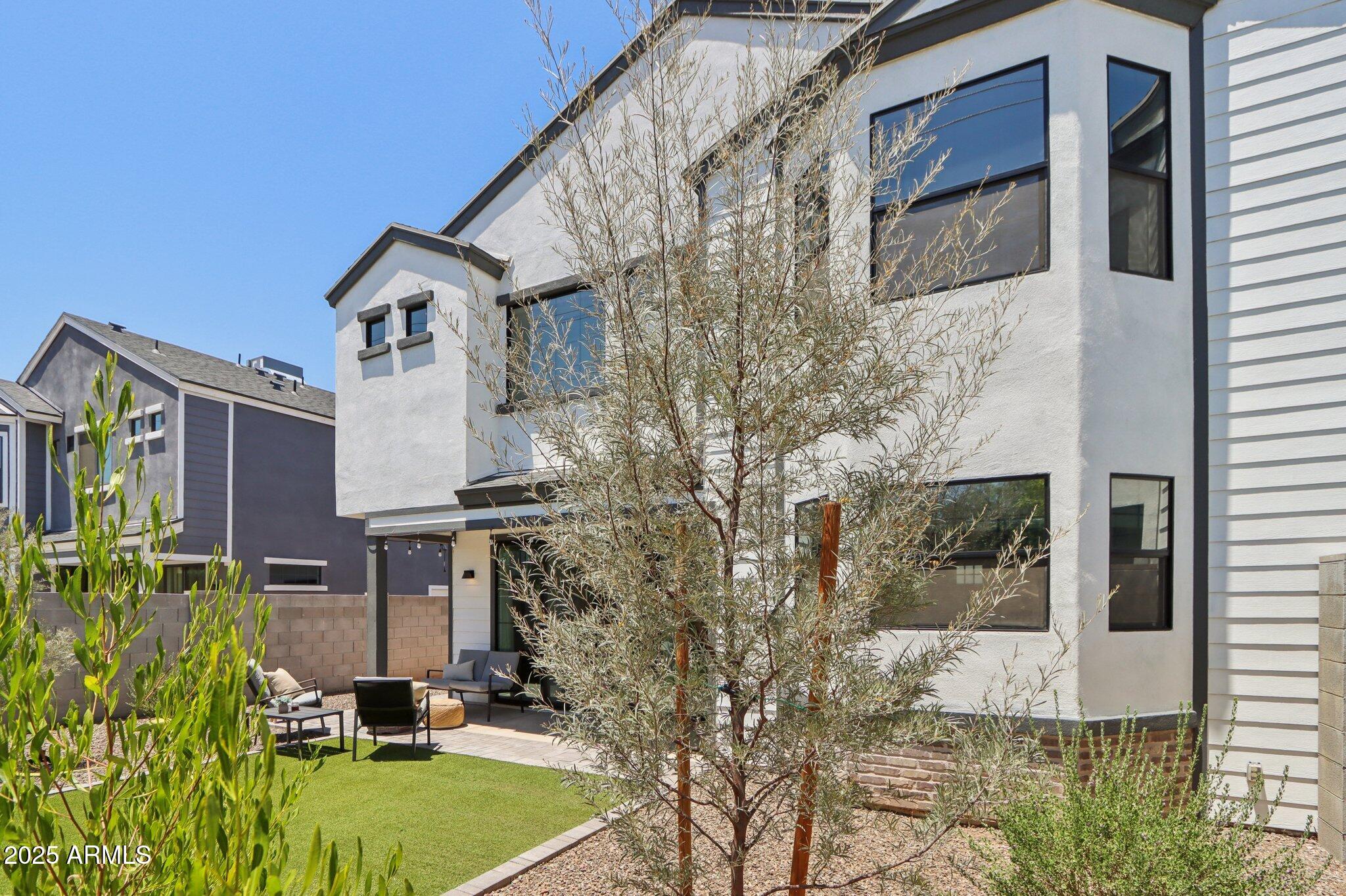 2604 N 27TH Street, 17