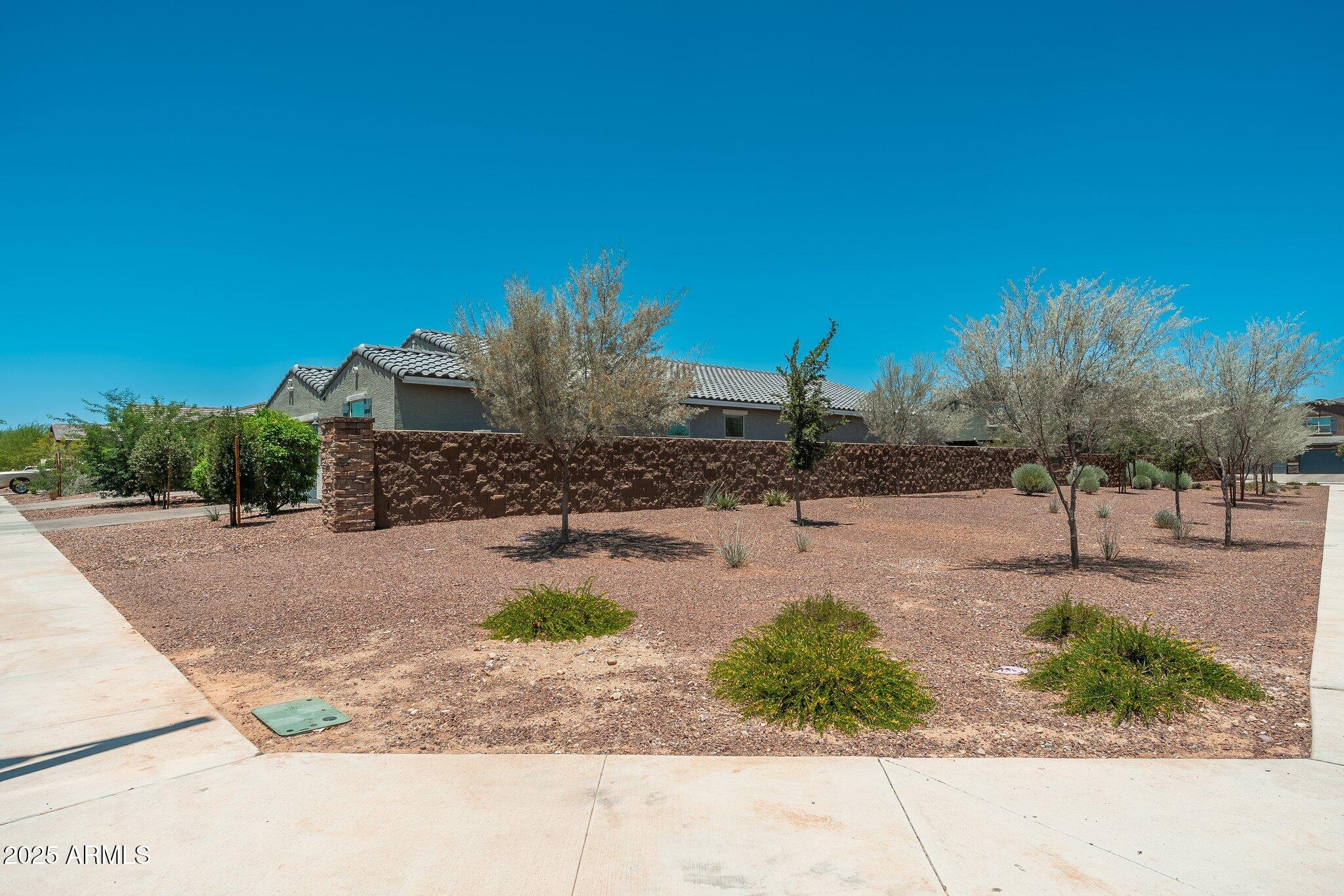 17652 W FETLOCK Trail