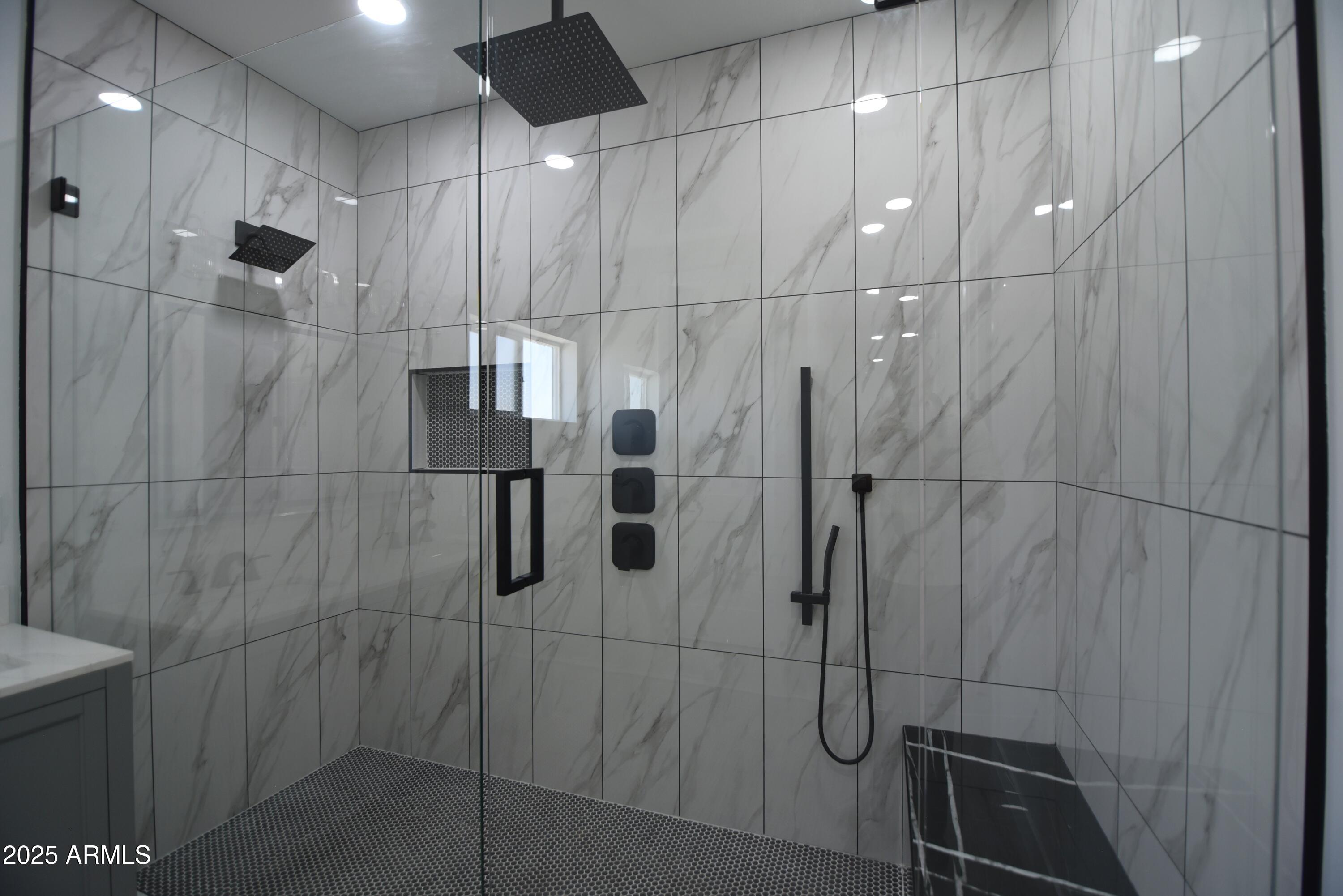 2790 W CHOLLA Street