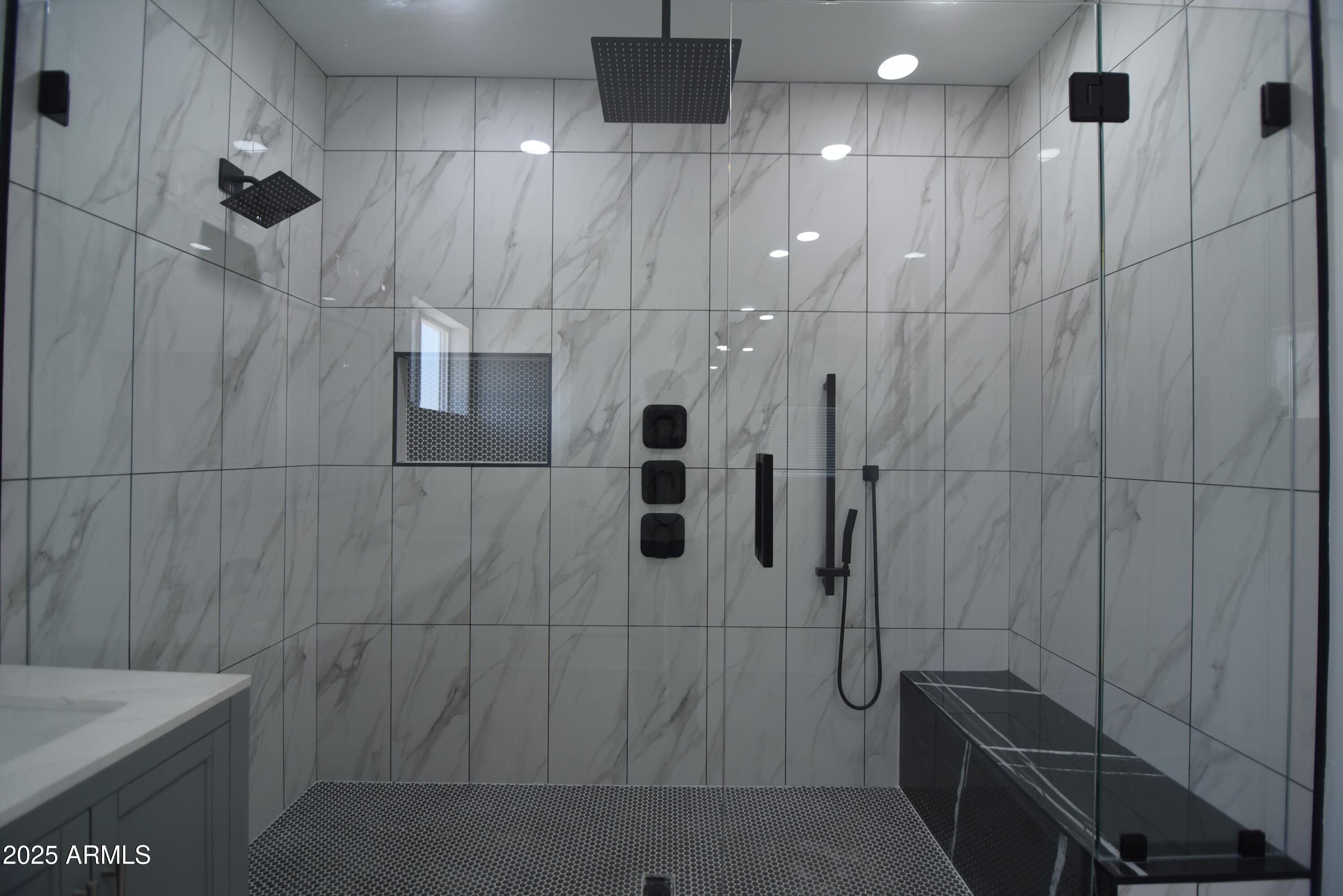 2790 W CHOLLA Street