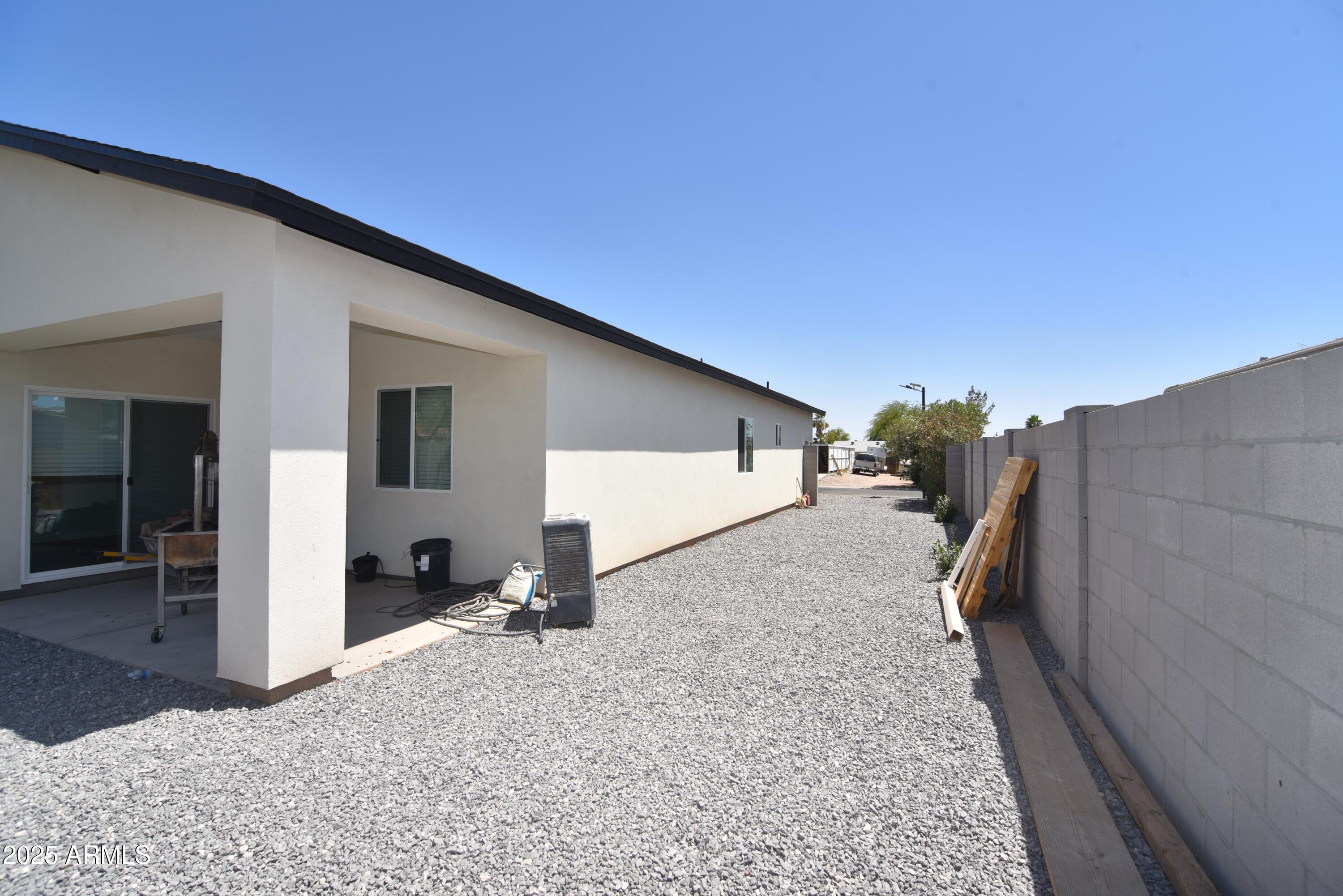 2790 W CHOLLA Street