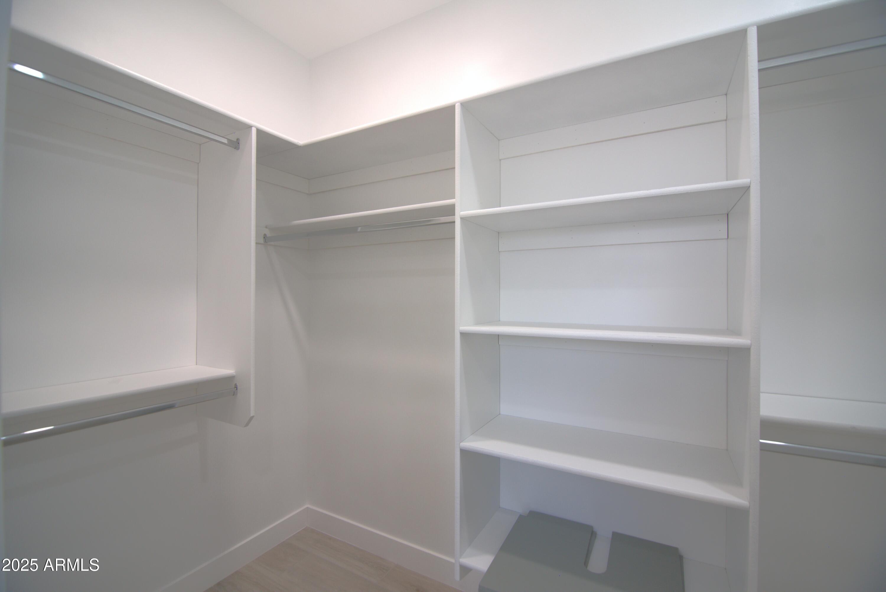 2790 W CHOLLA Street