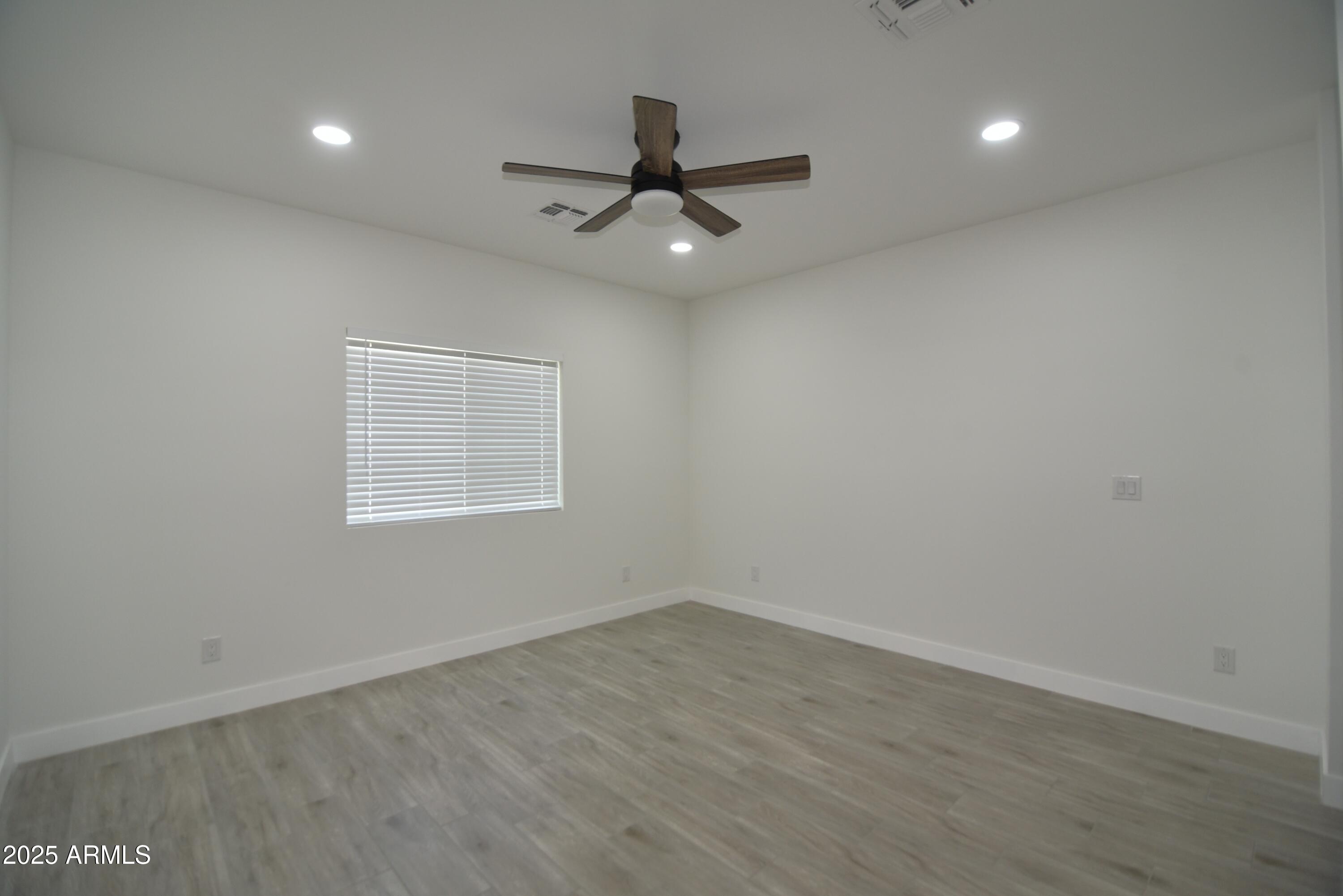 2790 W CHOLLA Street