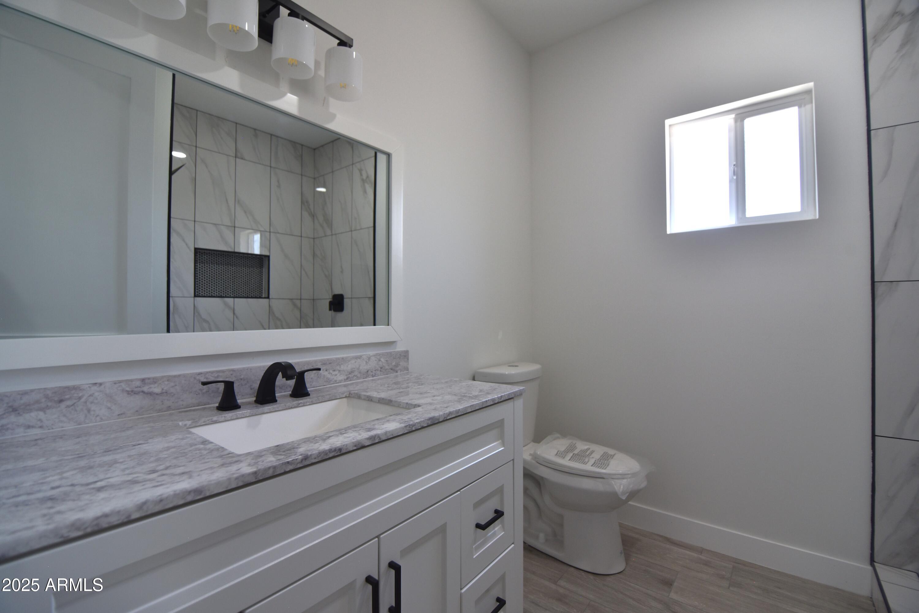 2790 W CHOLLA Street