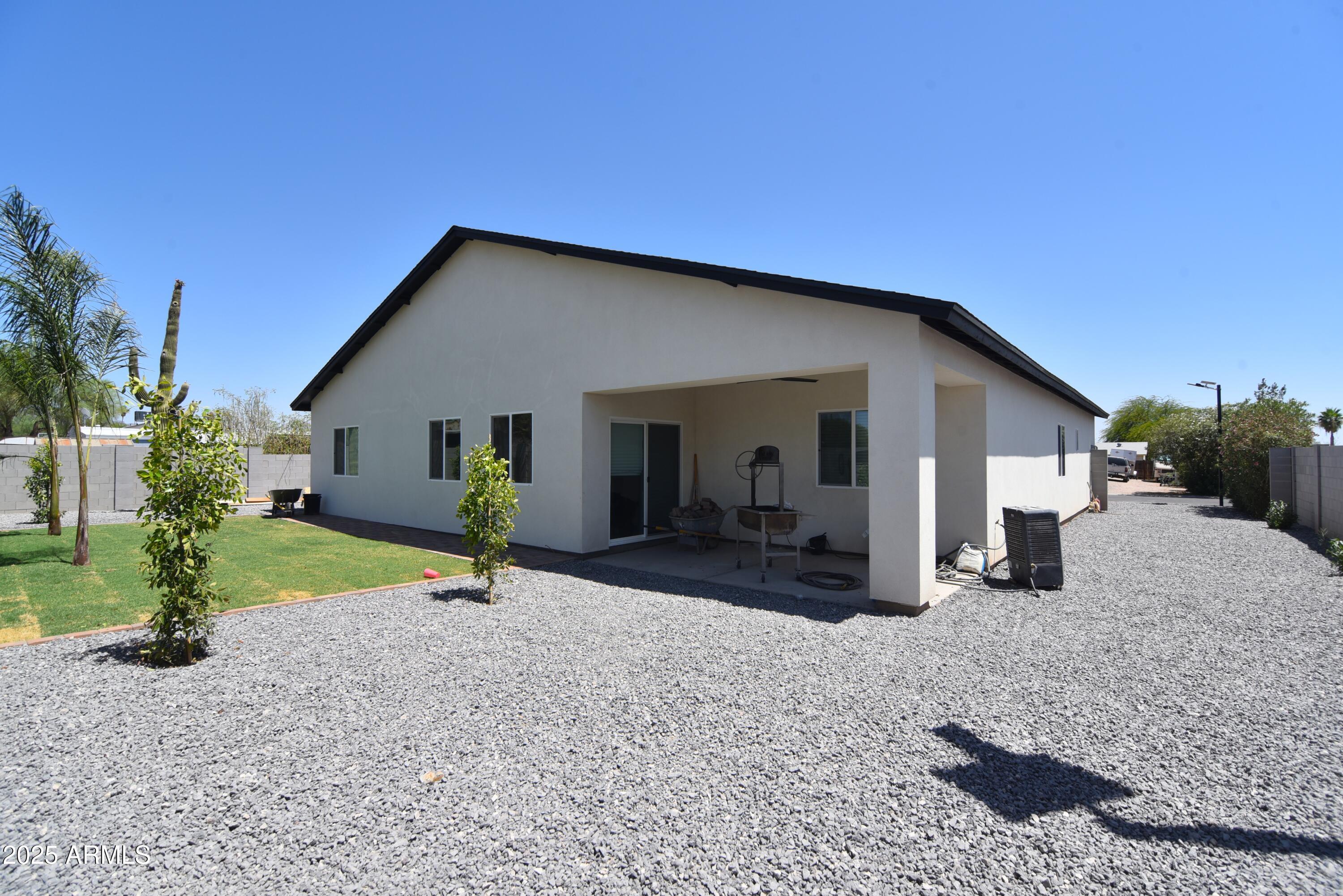 2790 W CHOLLA Street