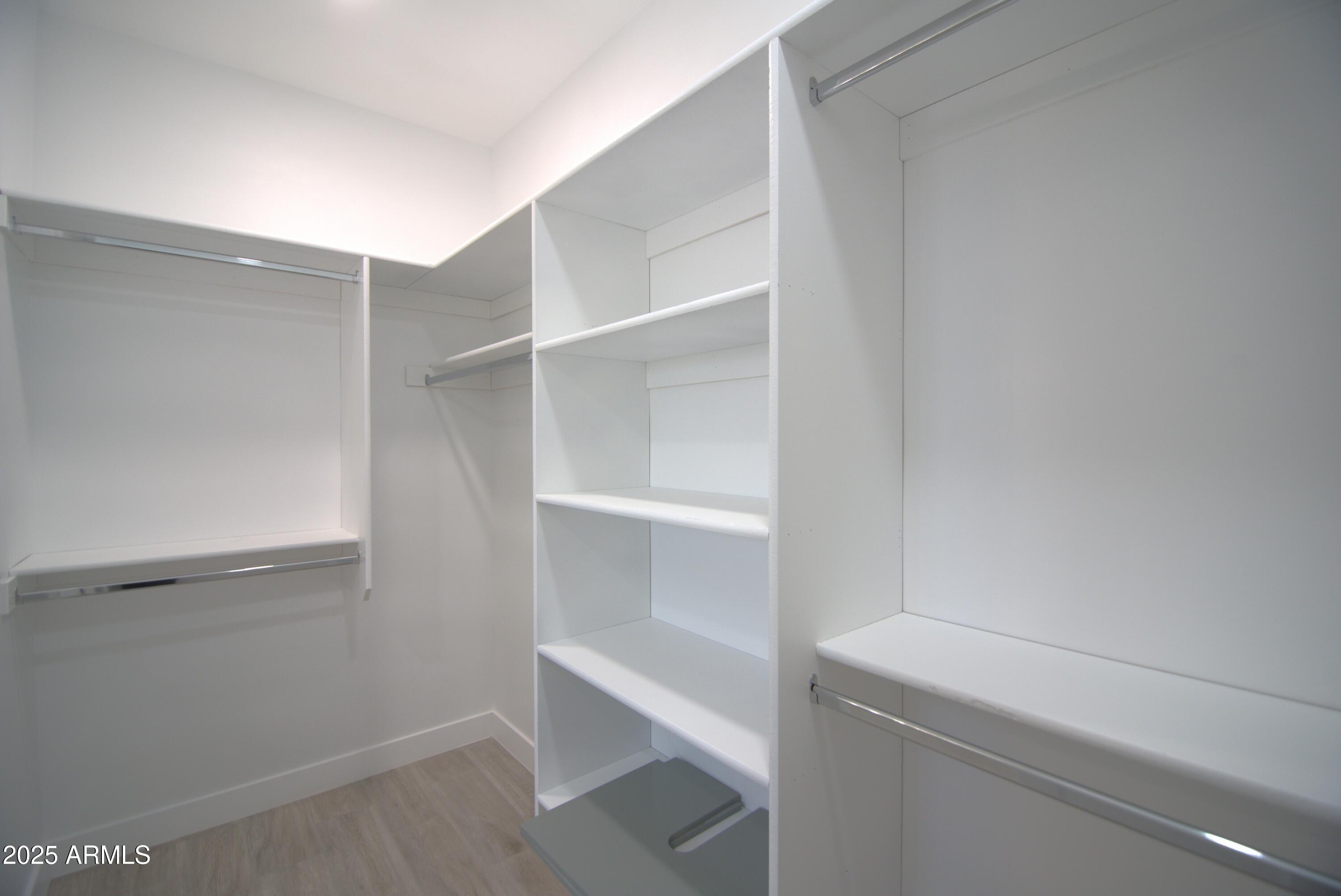 2790 W CHOLLA Street