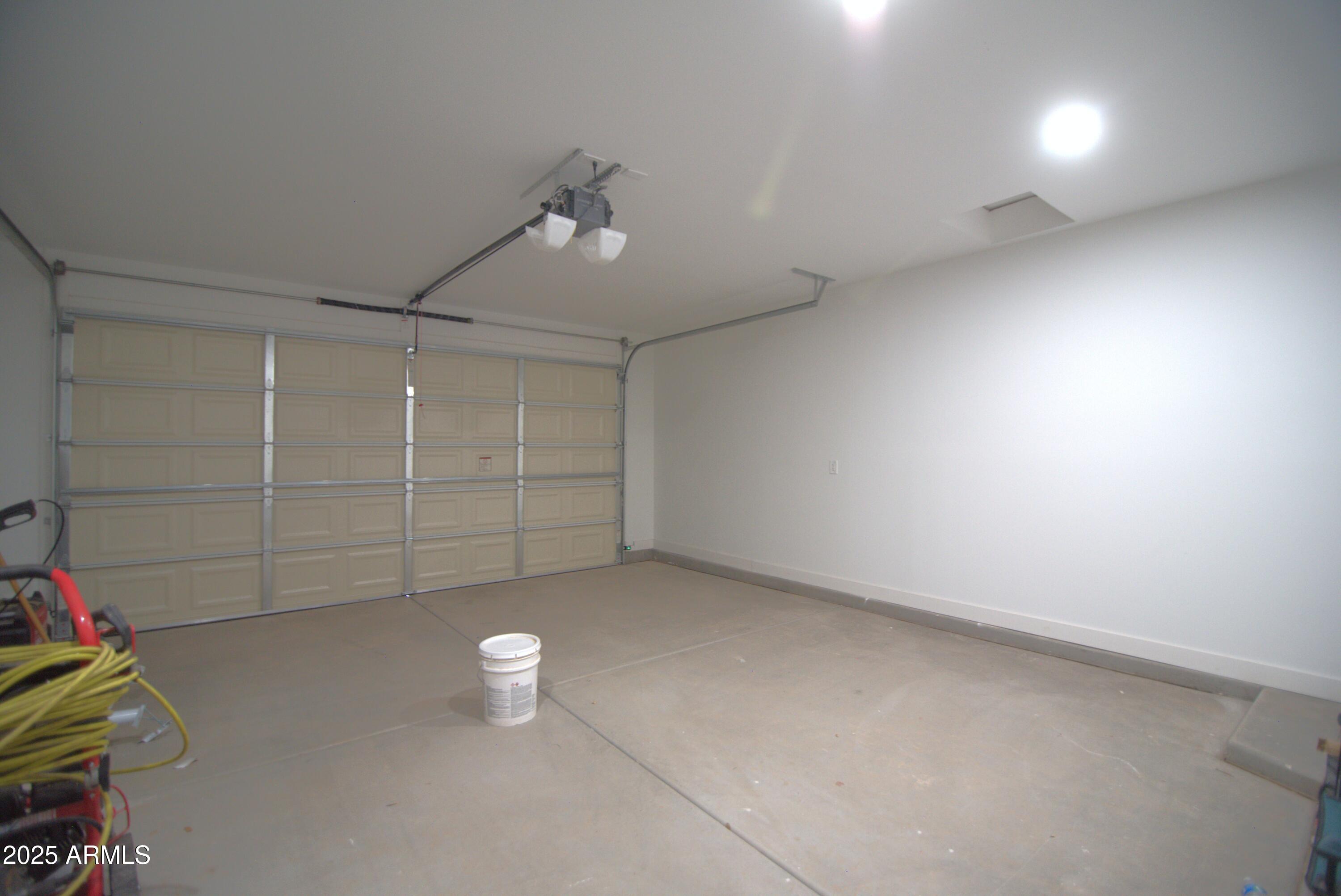 2790 W CHOLLA Street