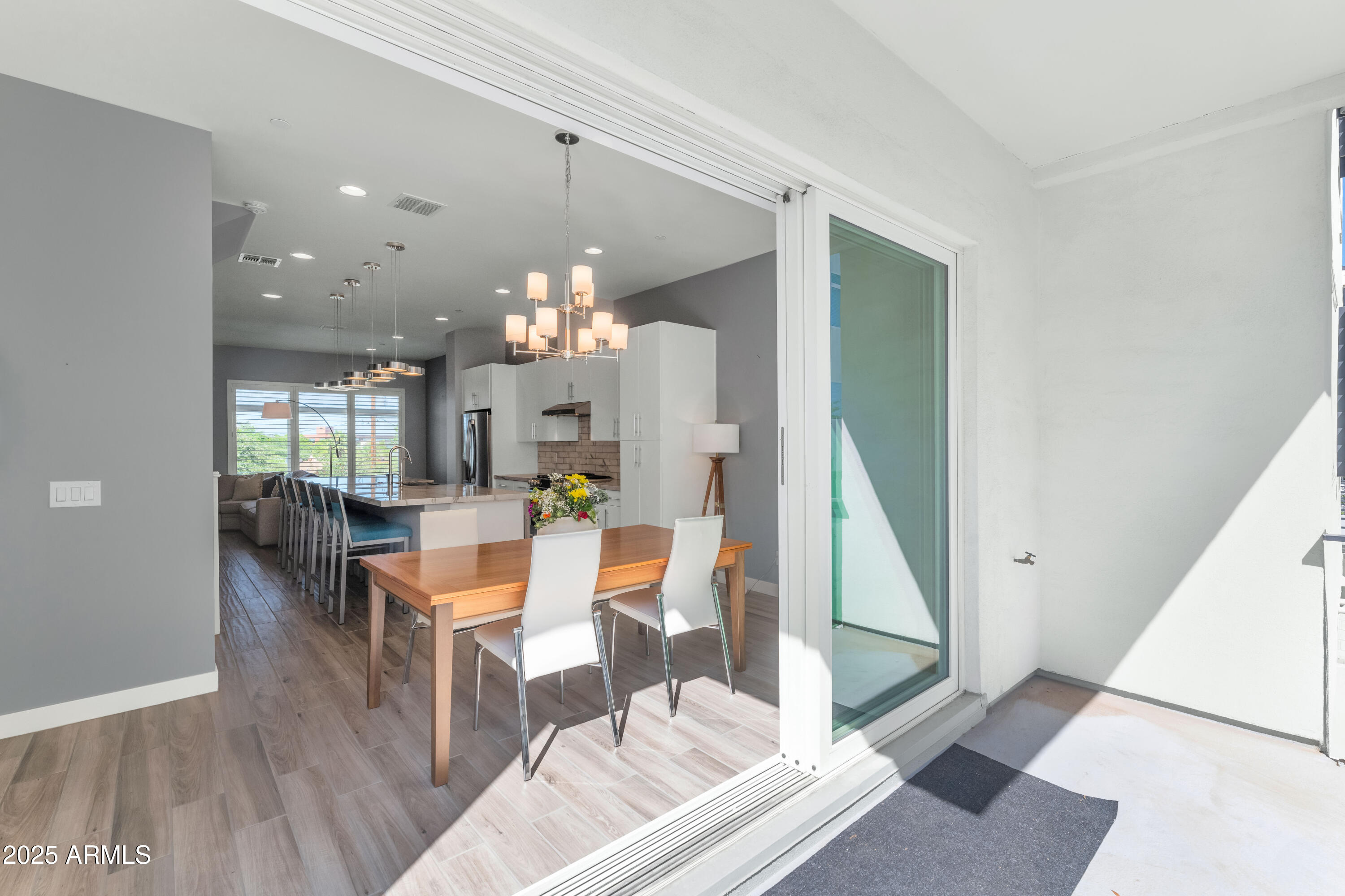 1717 E MORTEN Avenue, 49