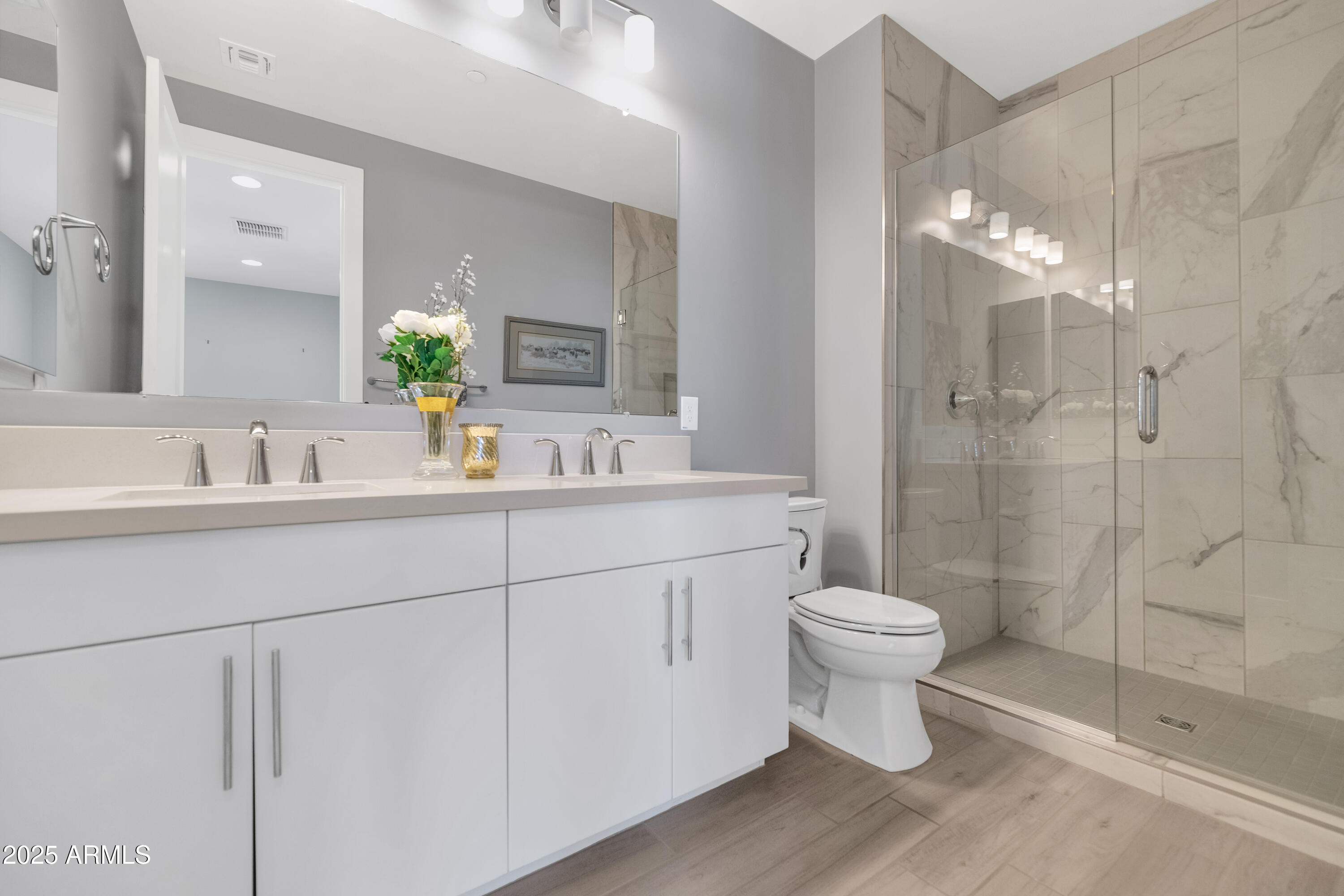 1717 E MORTEN Avenue, 49