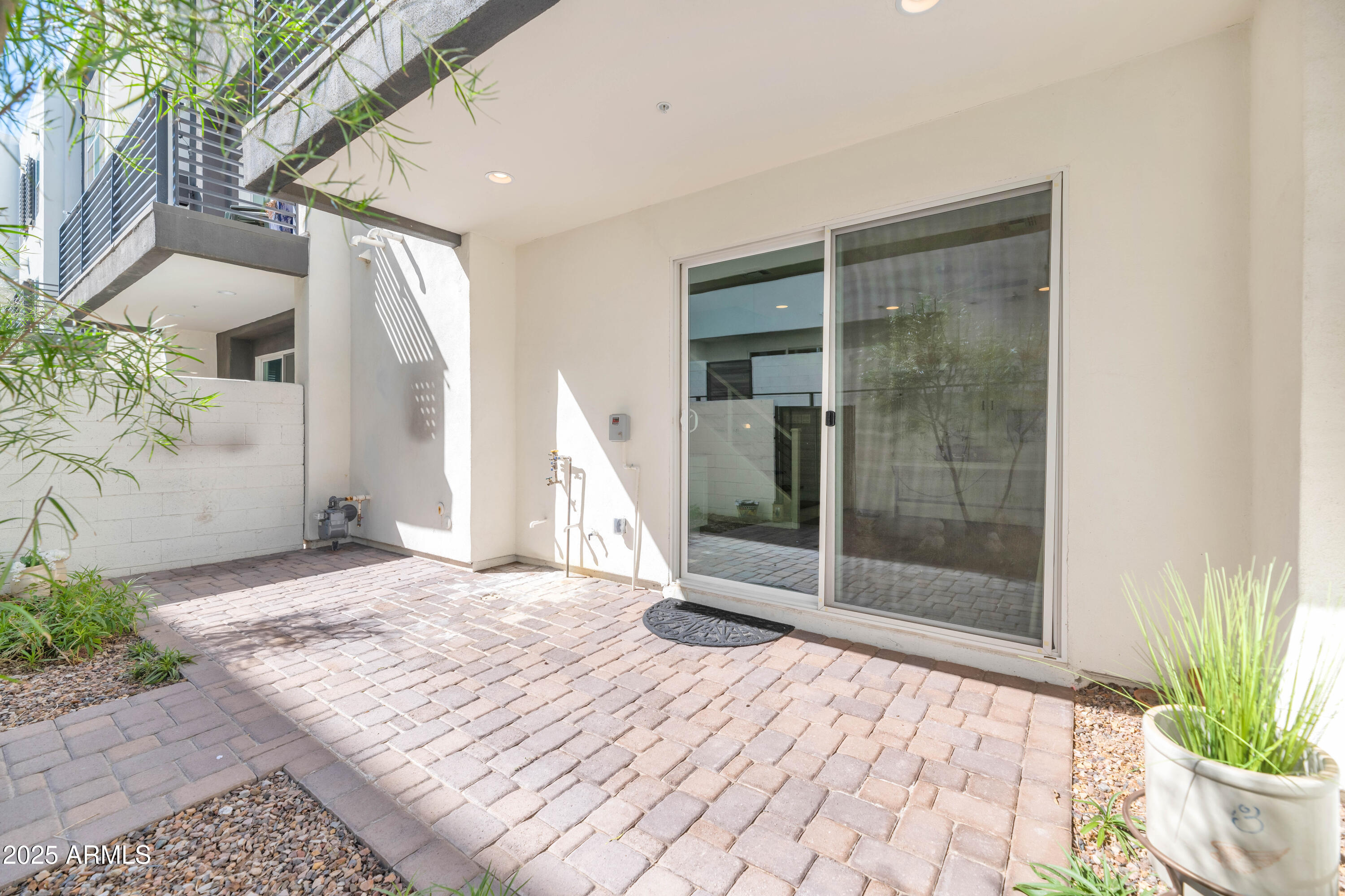 1717 E MORTEN Avenue, 49