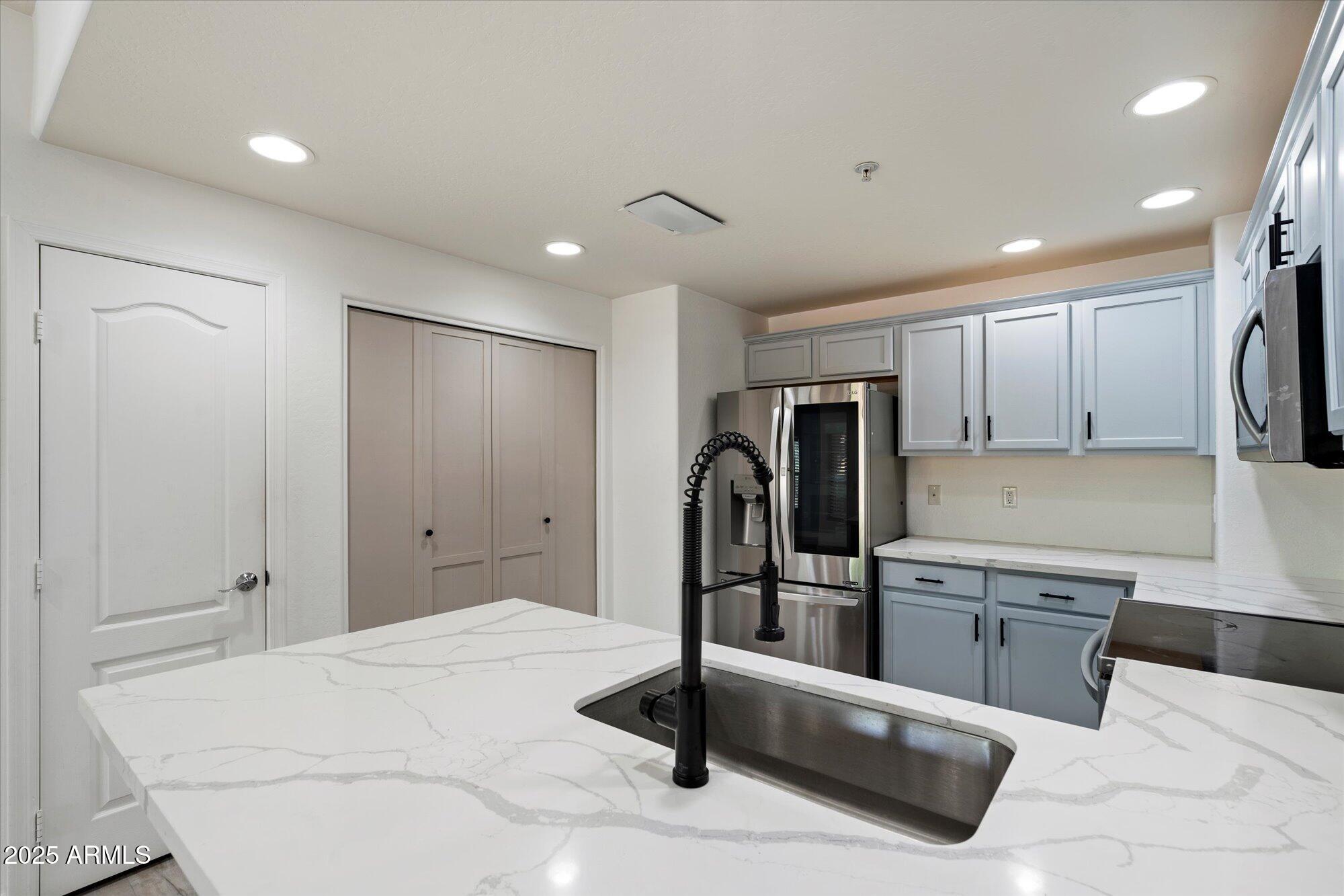 21320 N 56TH Street 2171