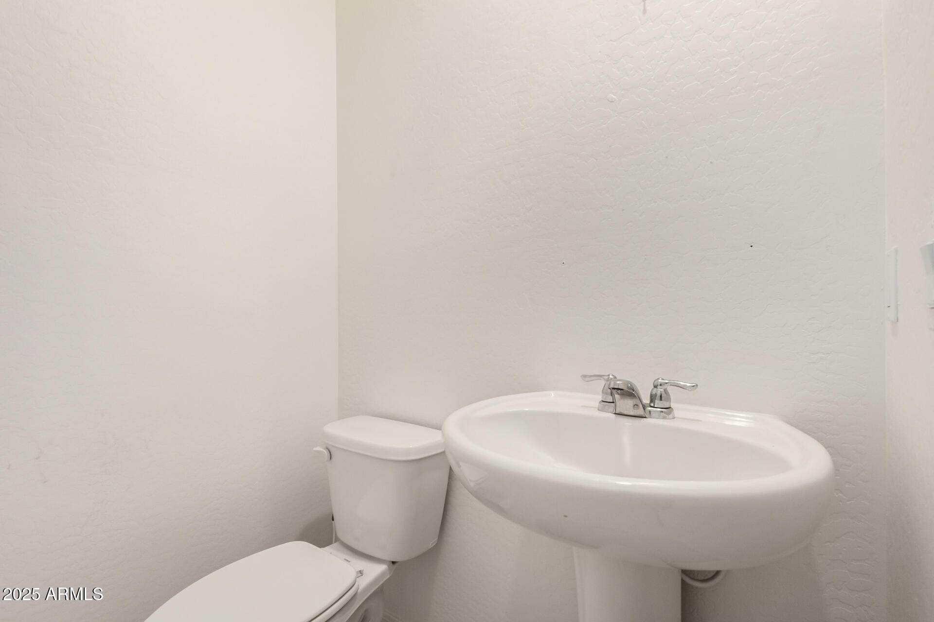 36025 W Santa Clara Avenue