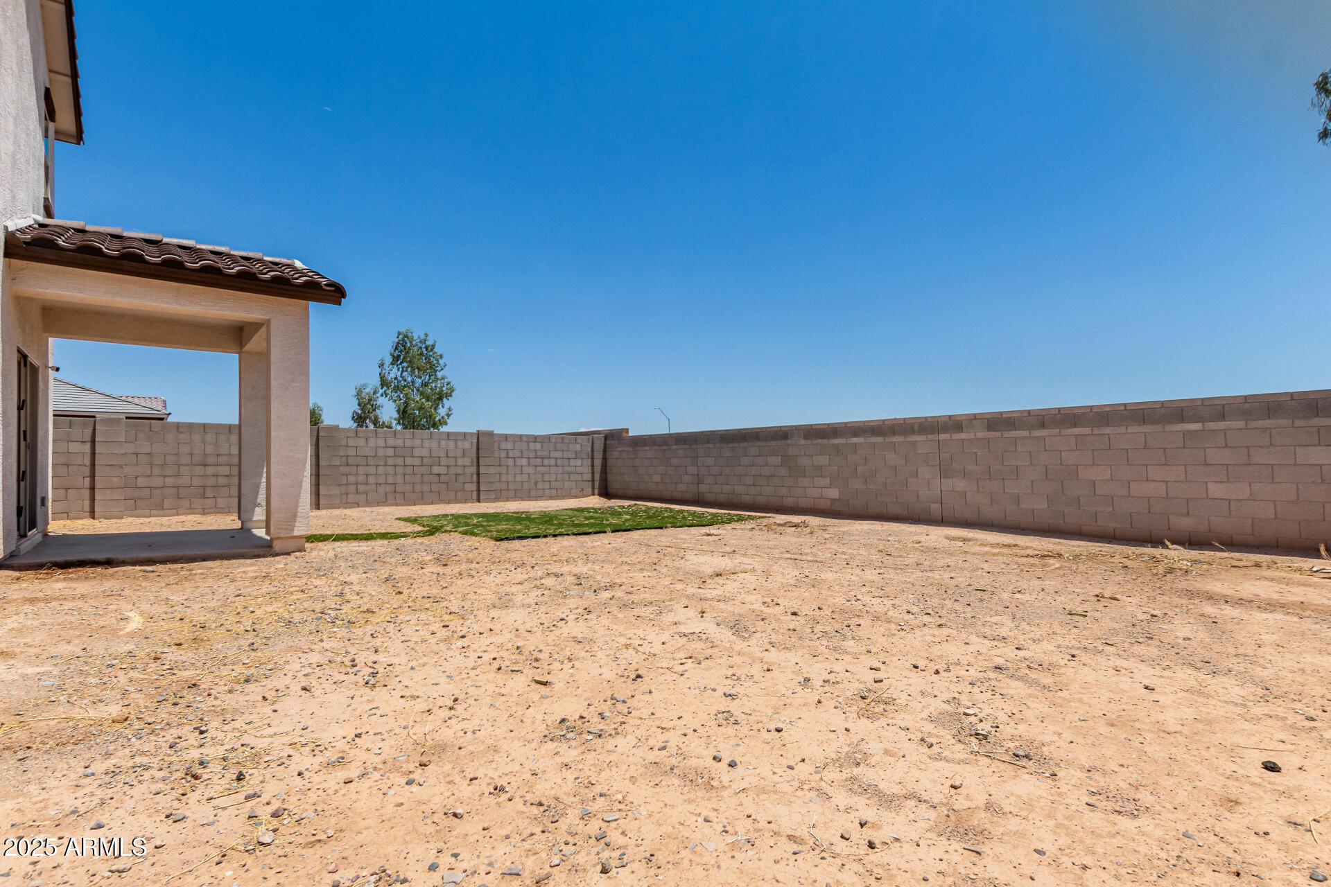 36025 W Santa Clara Avenue