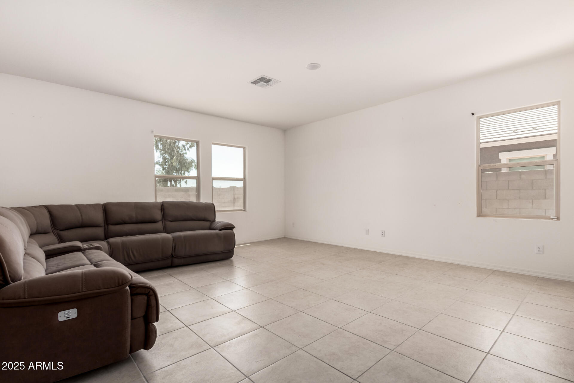 36025 W Santa Clara Avenue