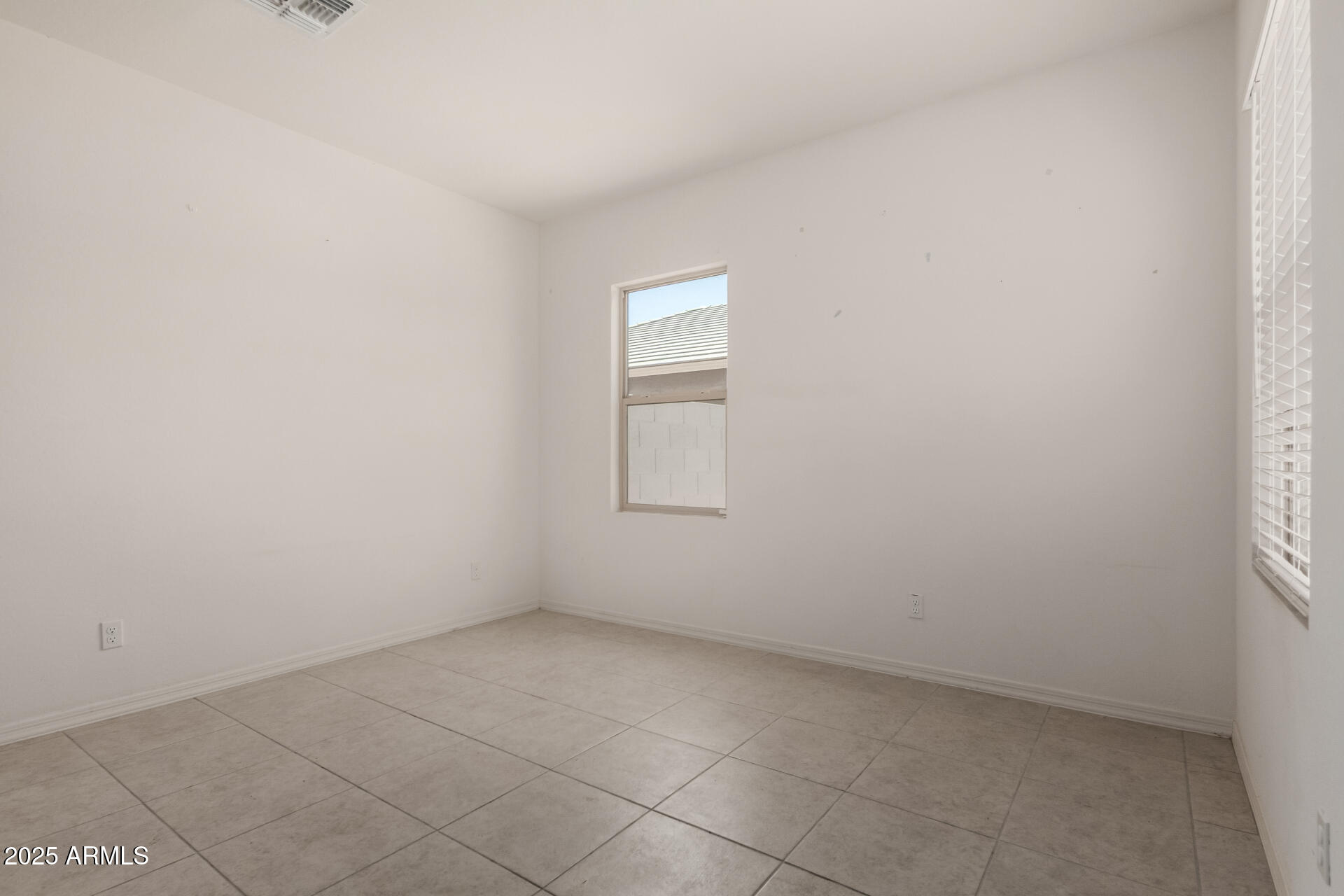 36025 W Santa Clara Avenue