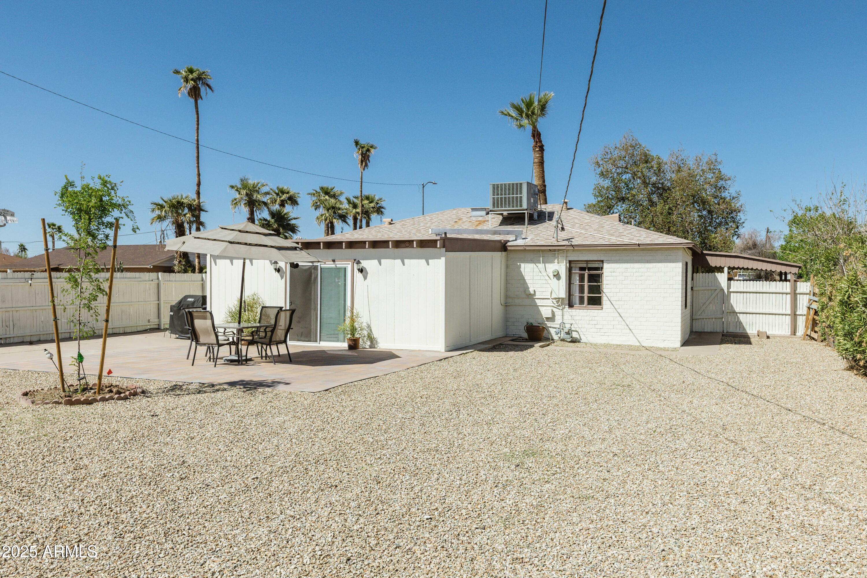 2163 W FLOWER Street