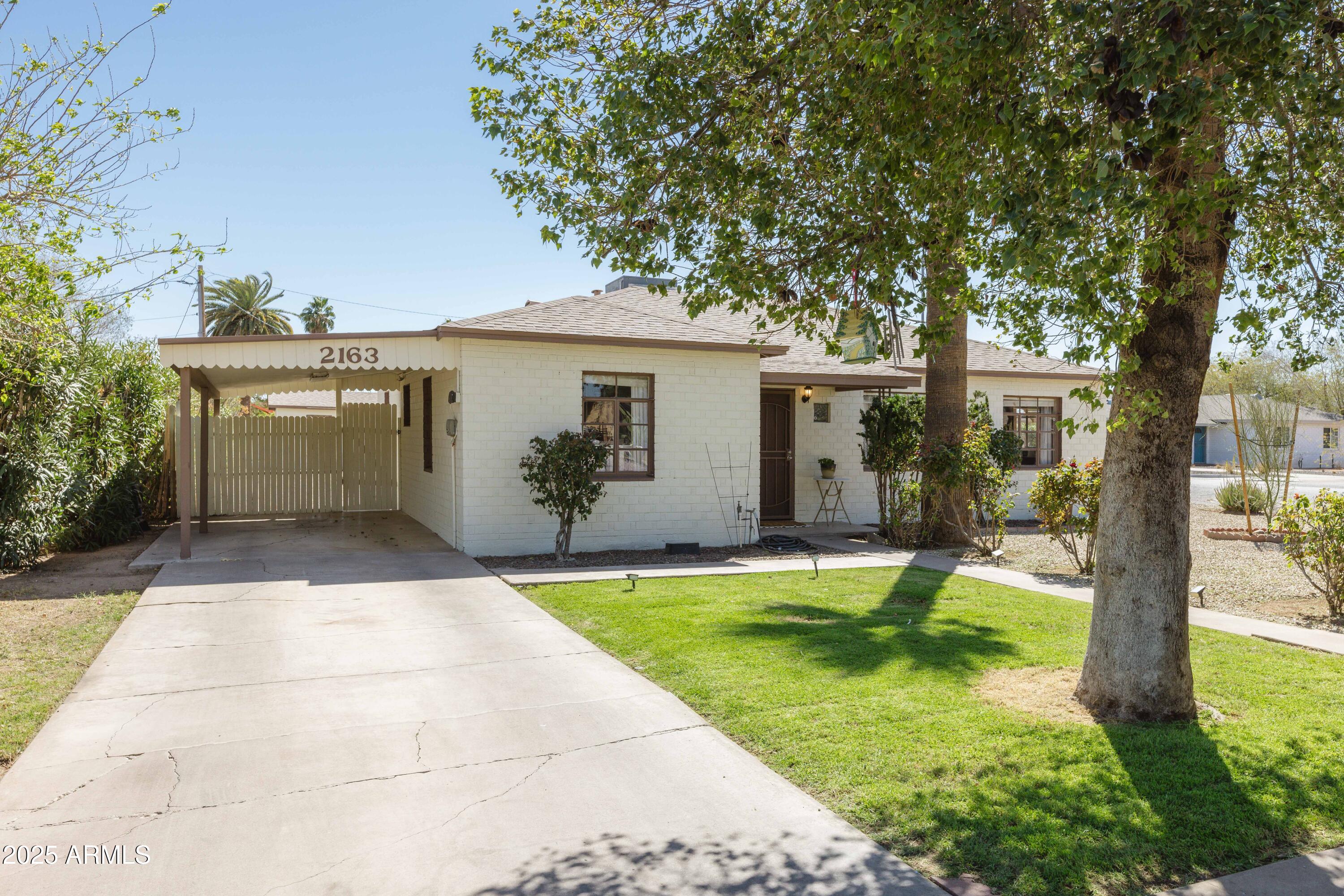 2163 W FLOWER Street