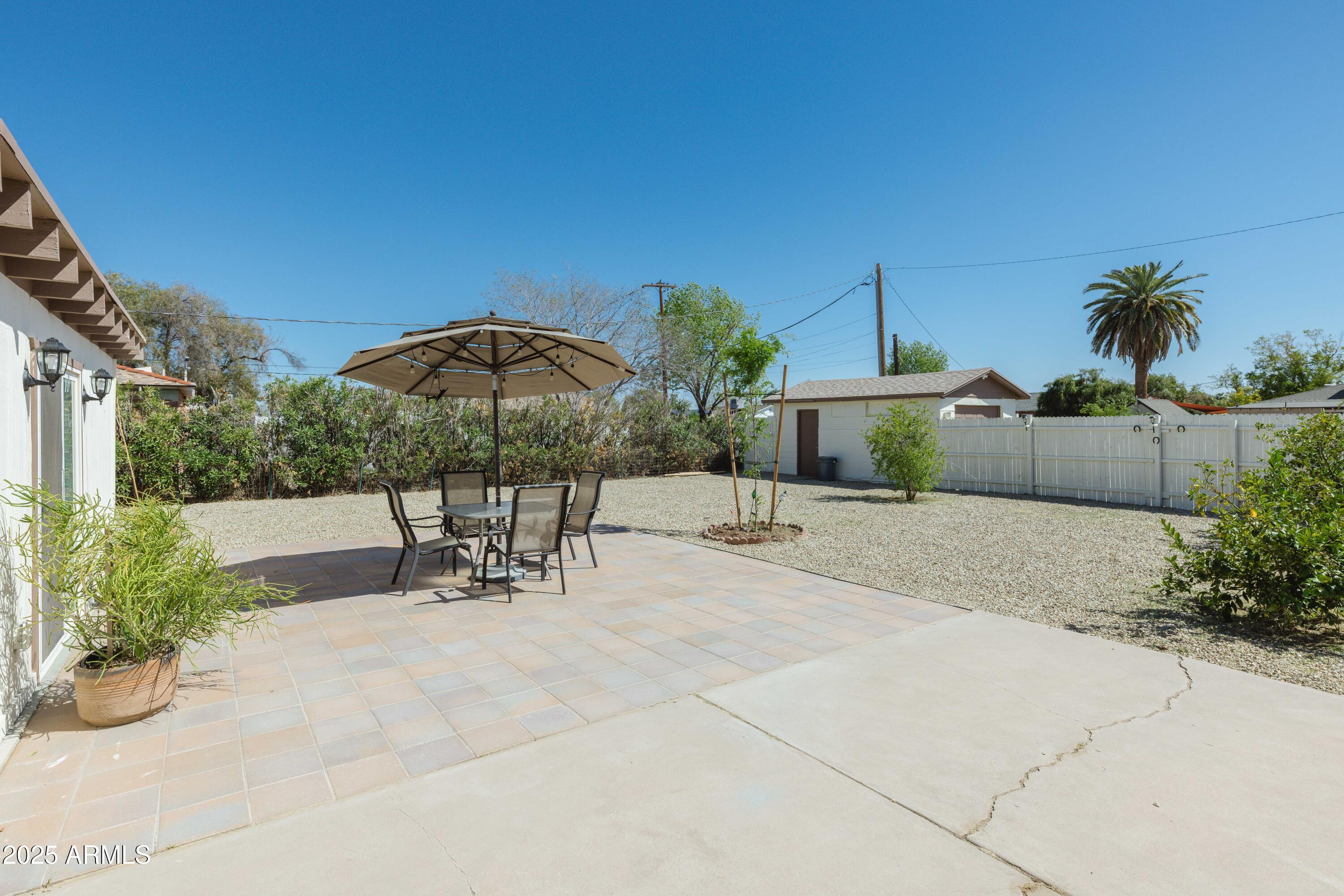 2163 W FLOWER Street