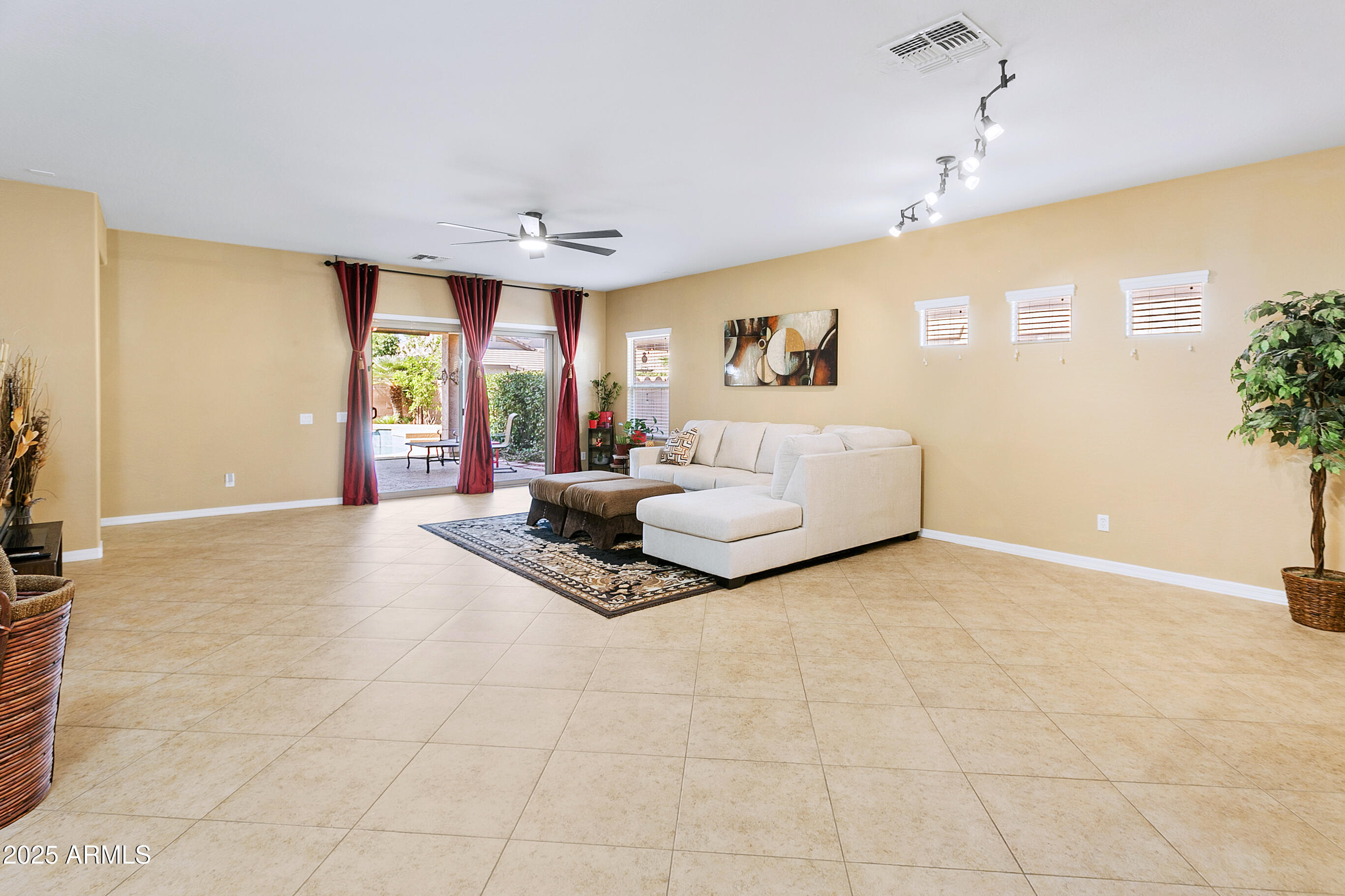 10851 E Sonrisa Avenue