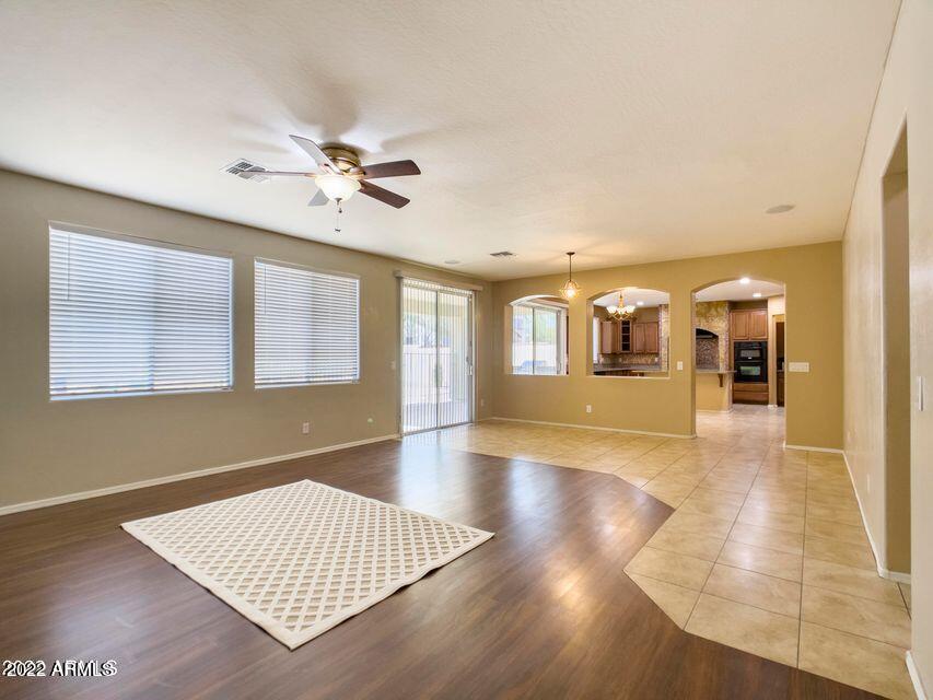 2406 W SIENNA BOUQUET Place