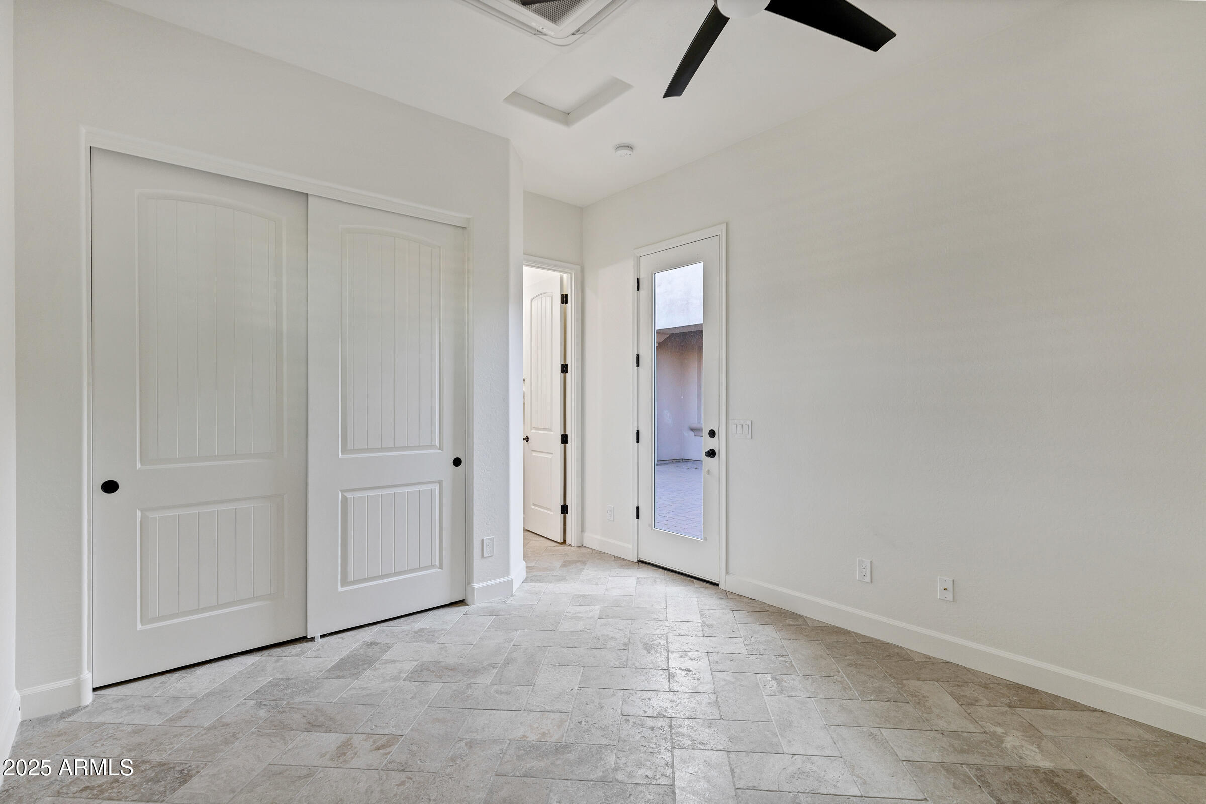 3076 E LA COSTA Drive