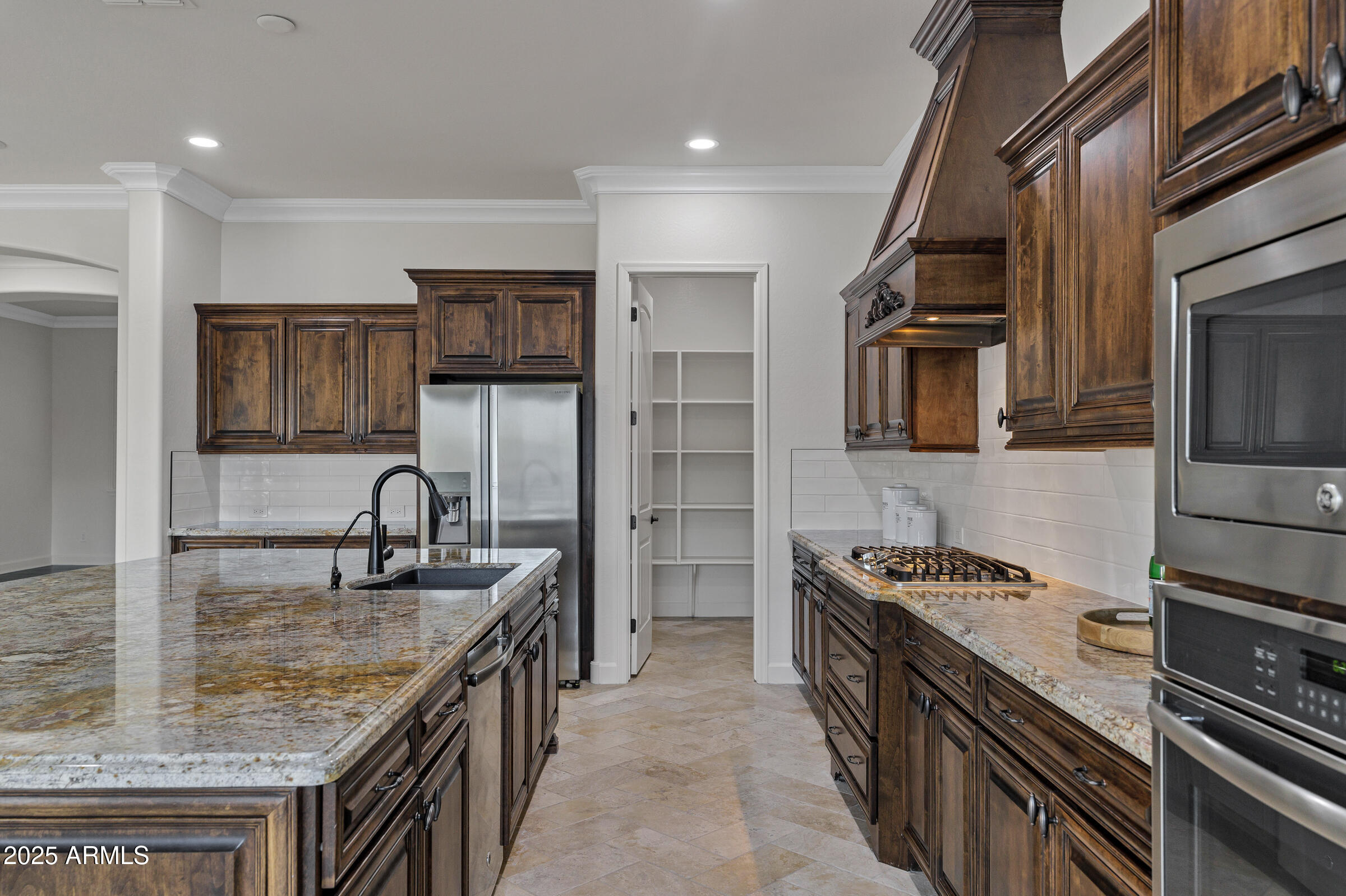 3076 E LA COSTA Drive