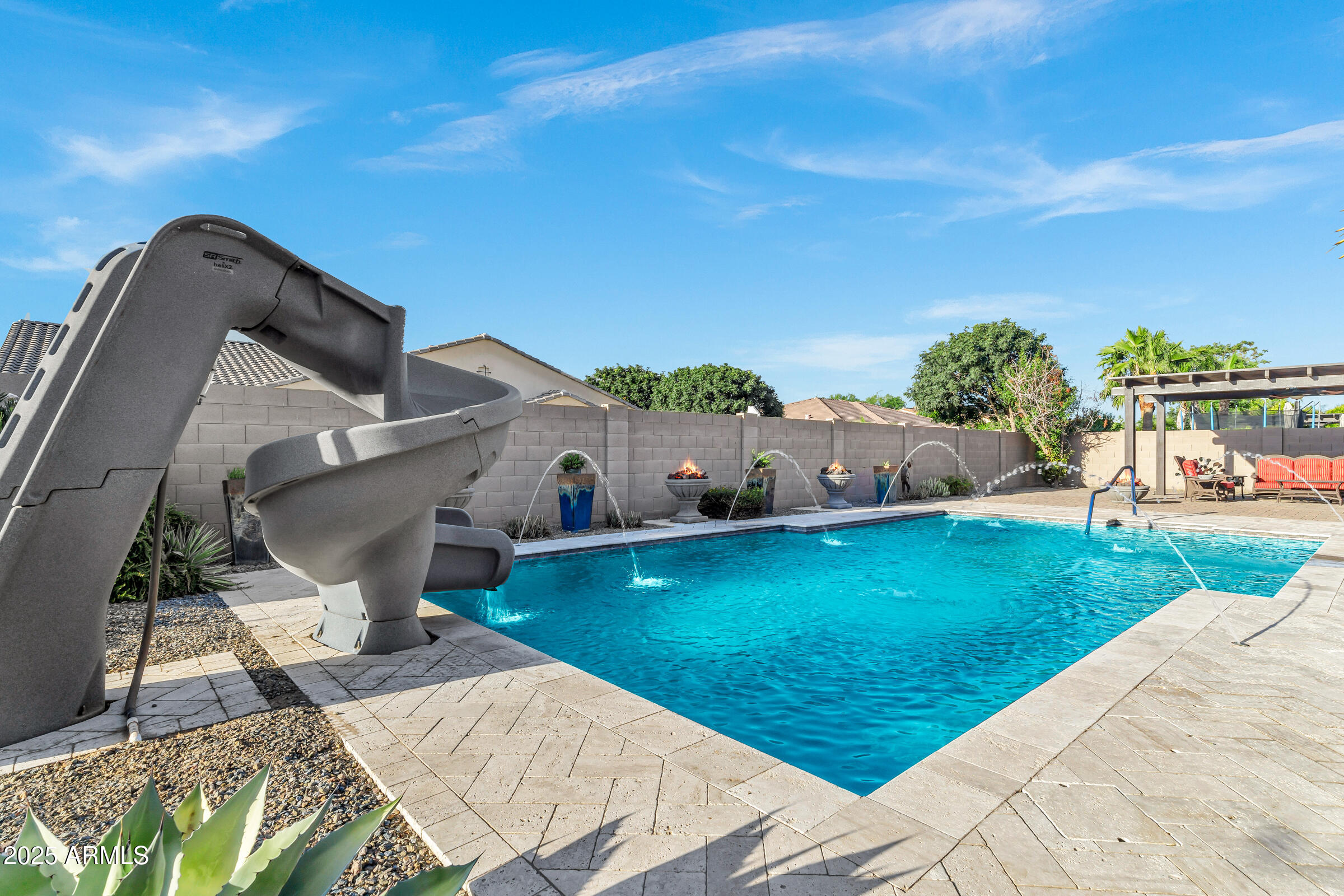 3076 E LA COSTA Drive