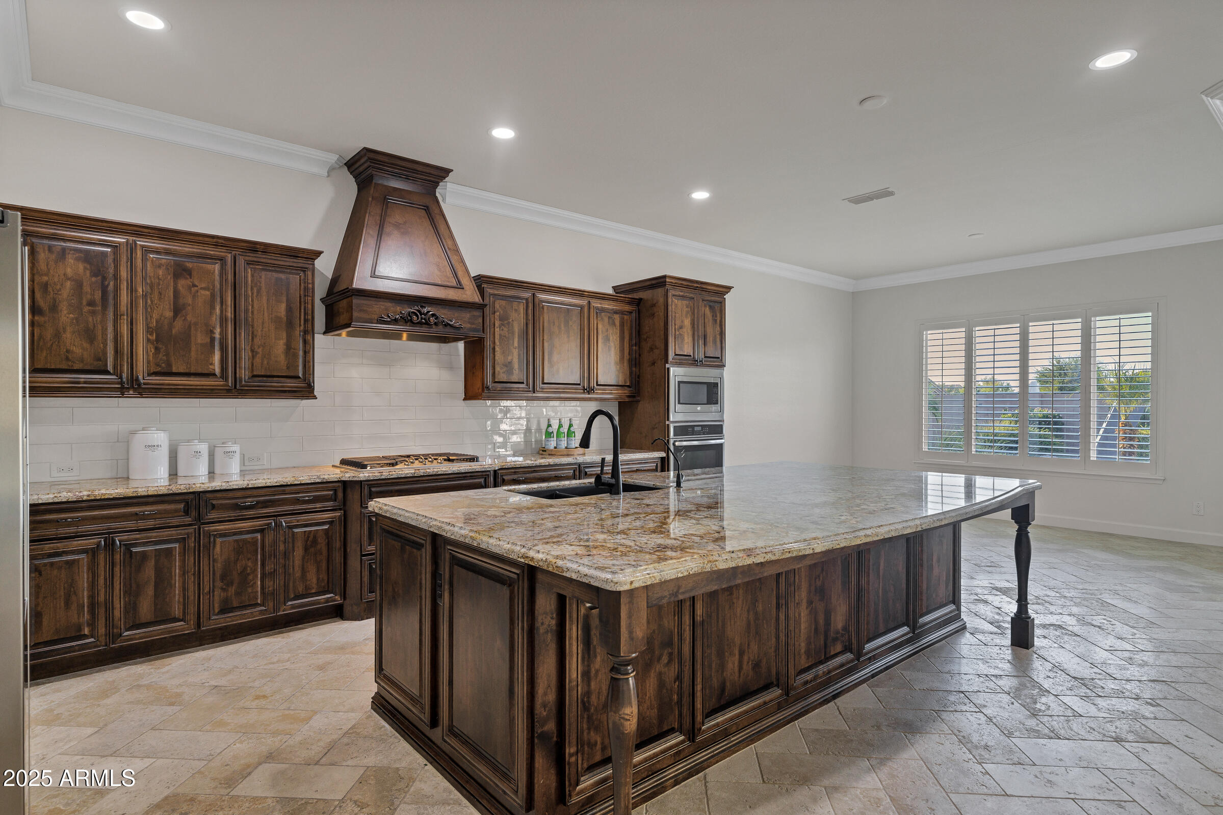 3076 E LA COSTA Drive