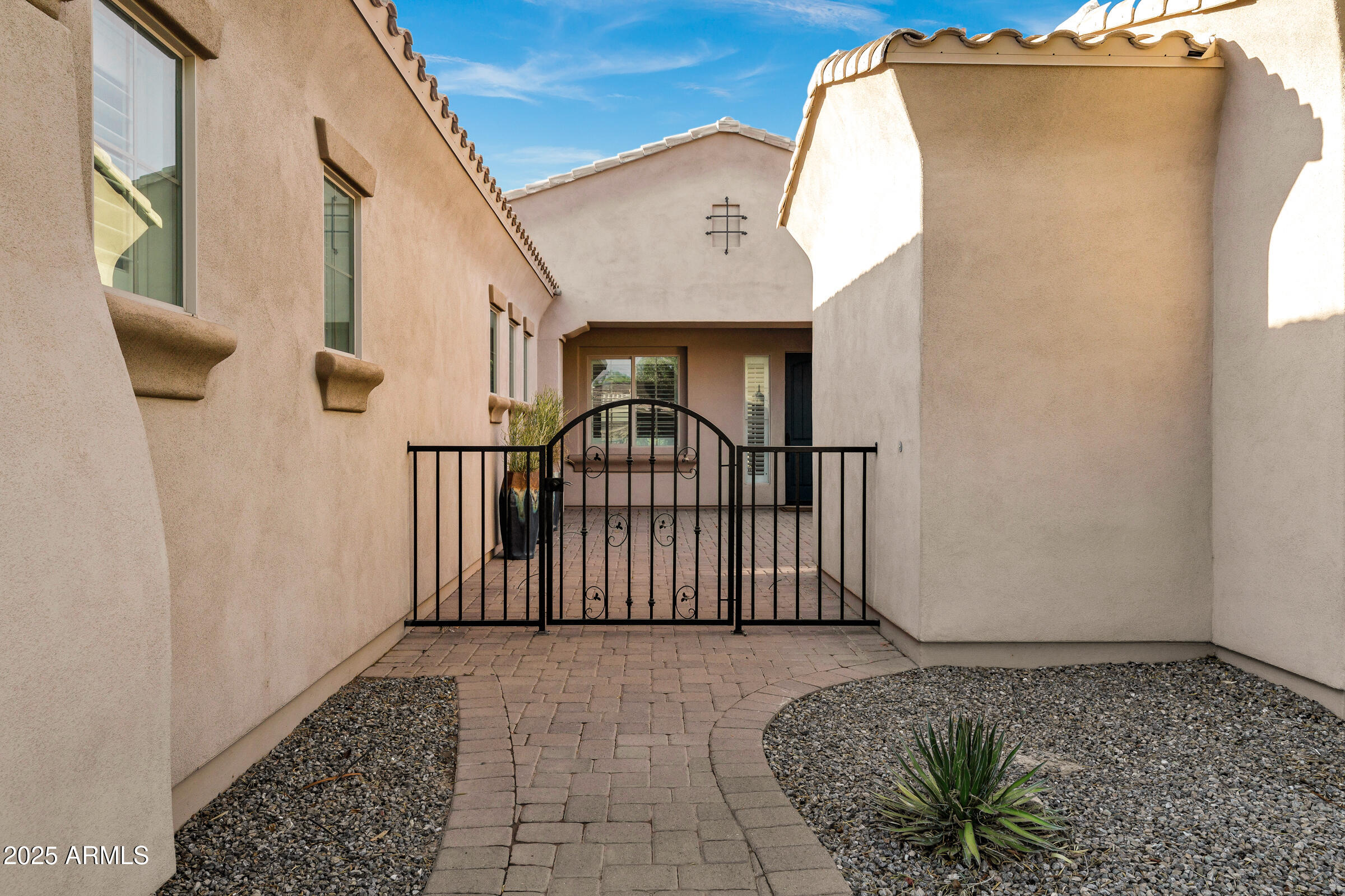 3076 E LA COSTA Drive