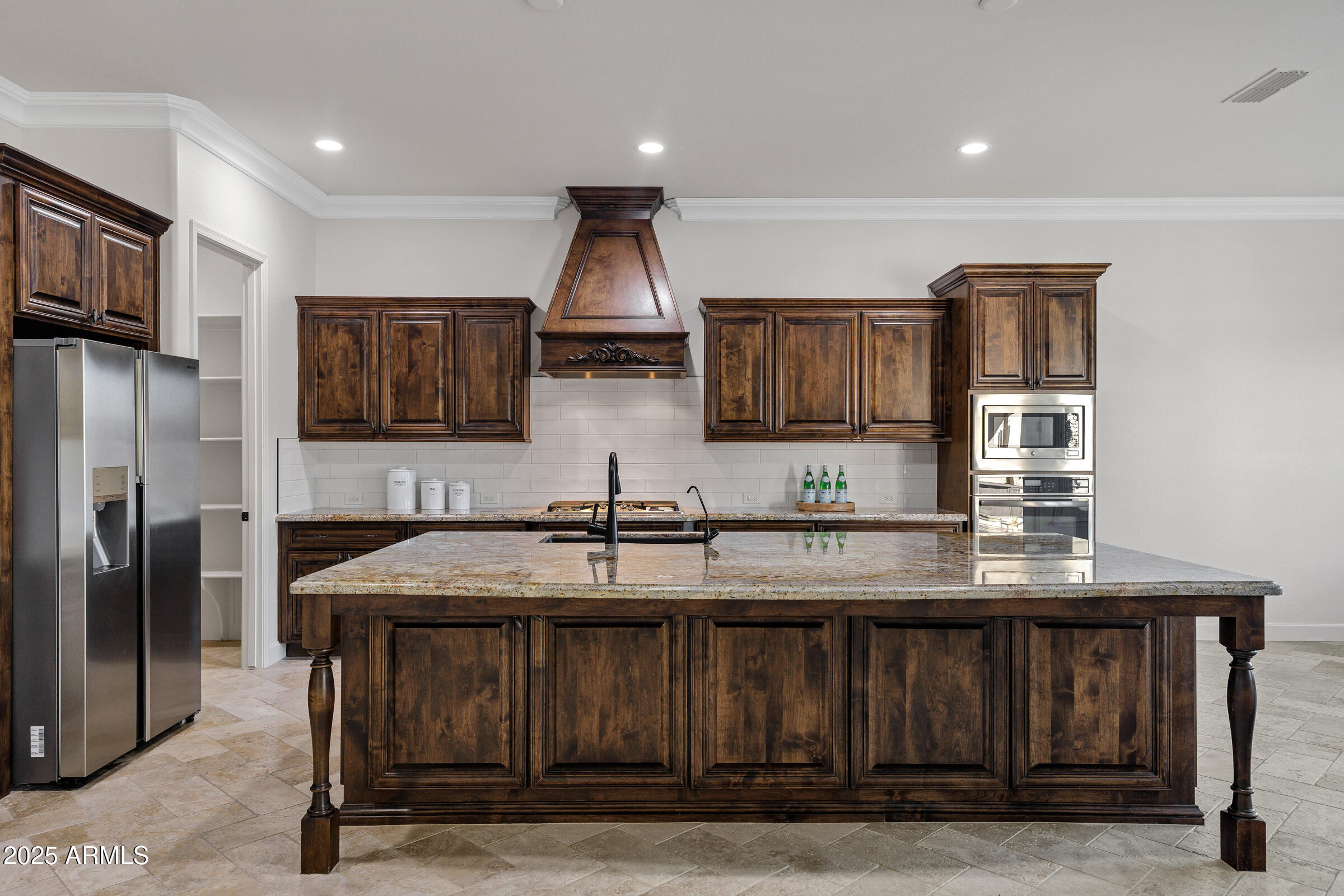 3076 E LA COSTA Drive