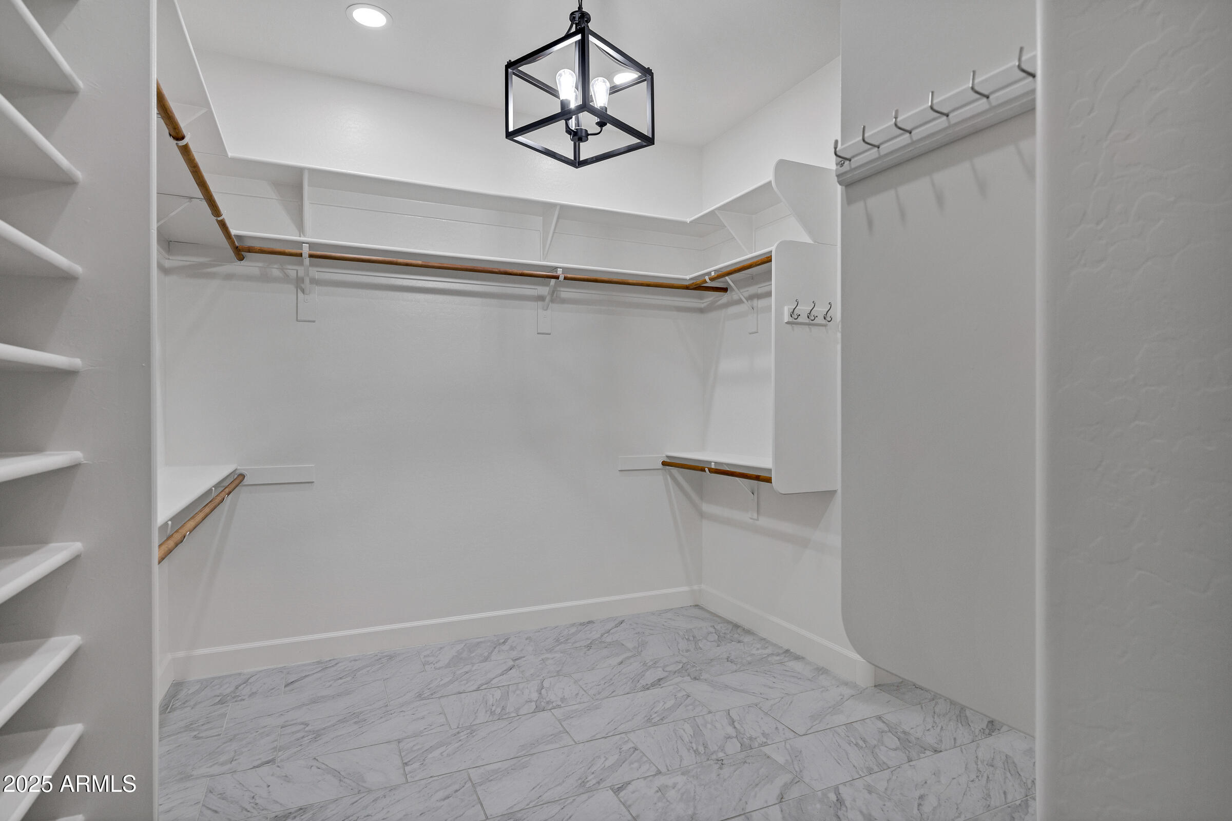 3076 E LA COSTA Drive