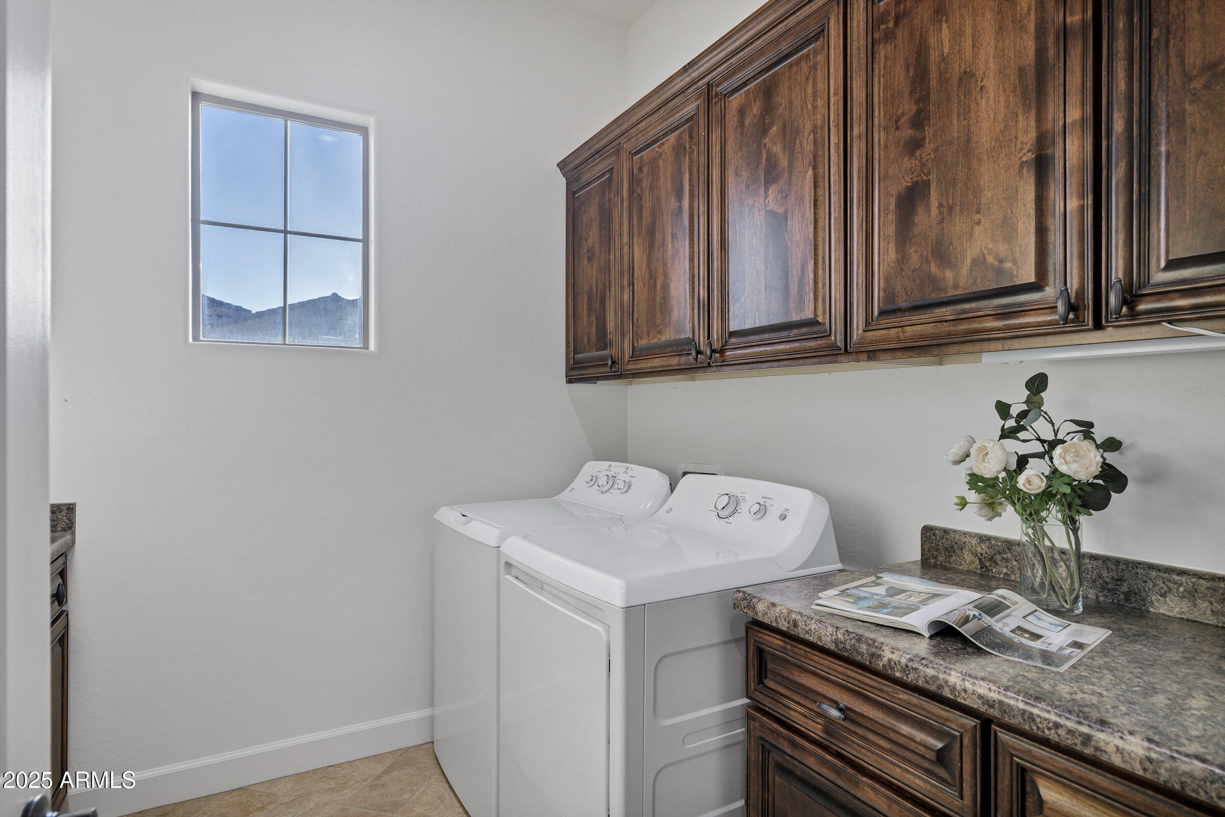 3076 E LA COSTA Drive