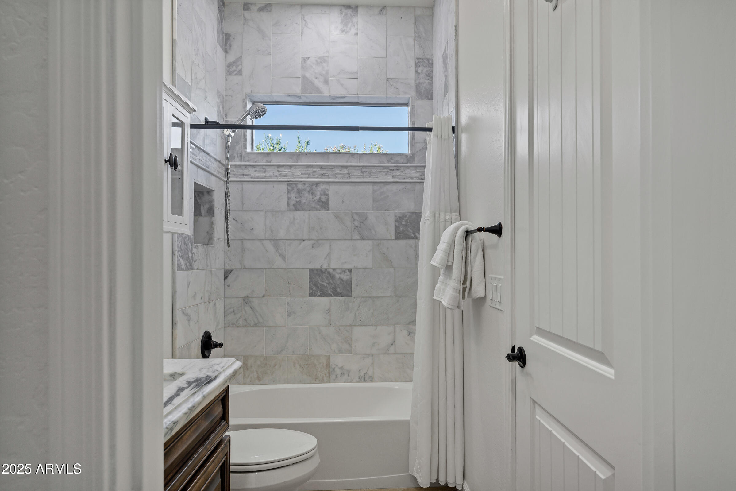 3076 E LA COSTA Drive