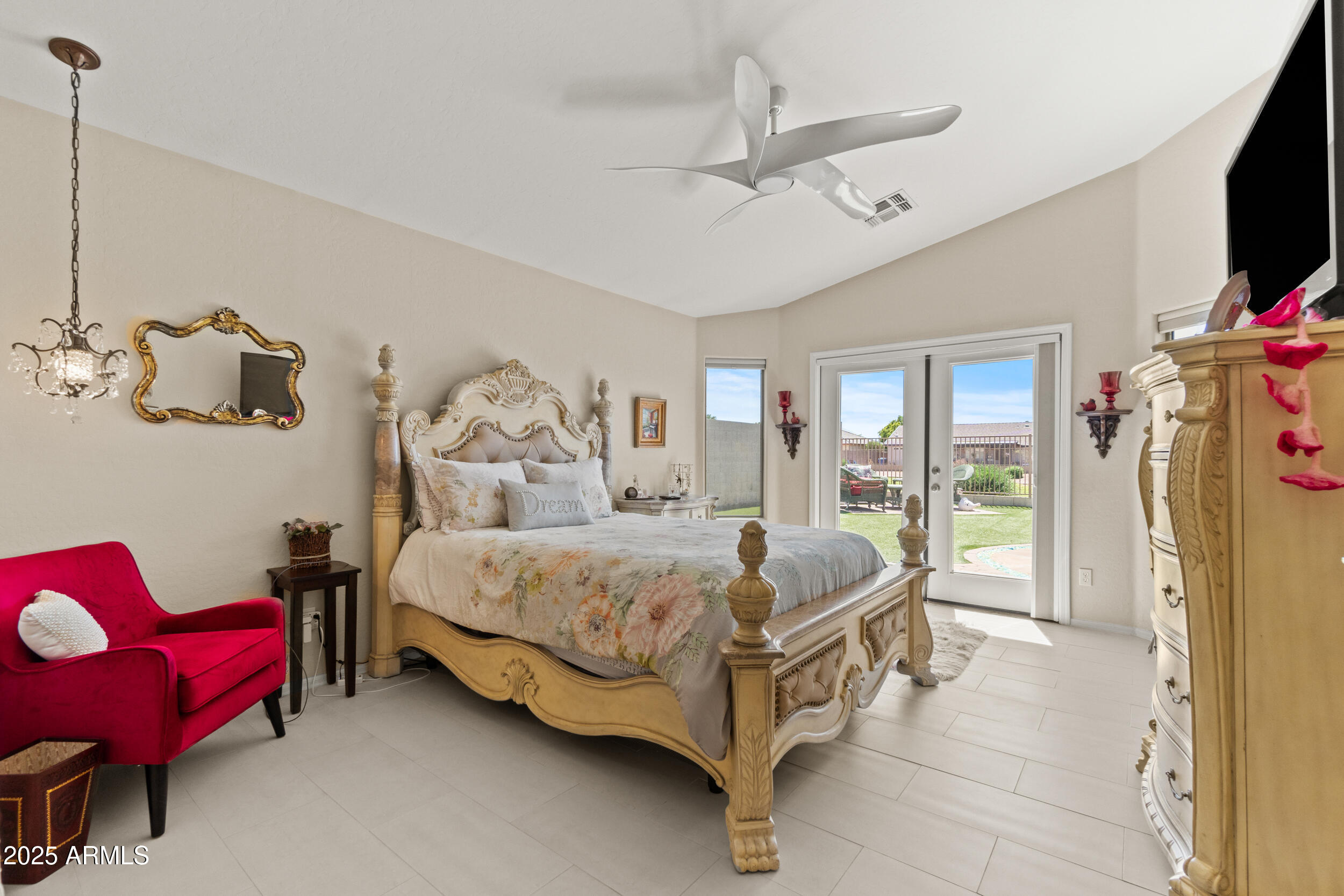 531 S WILDROSE