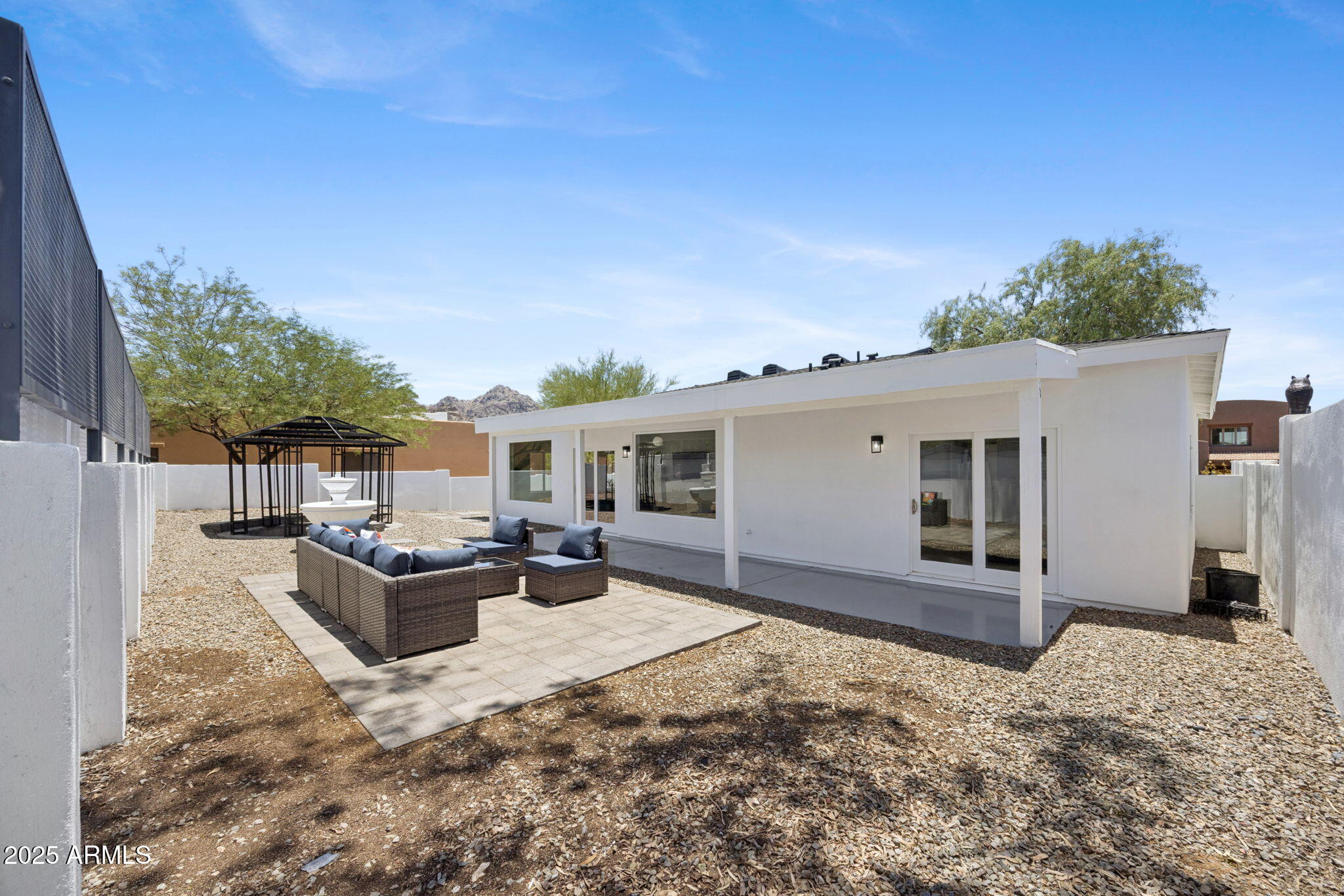 1624 E EL CAMINO Drive